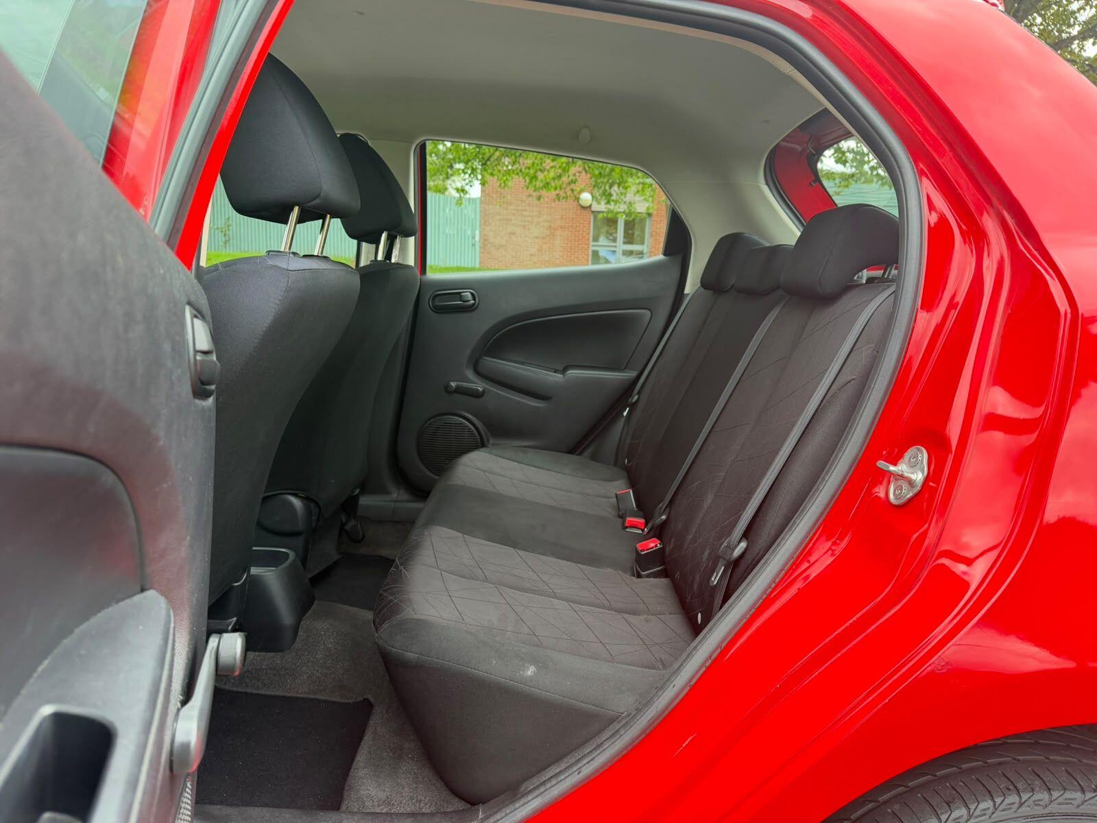 Mazda Mazda2 view 17
