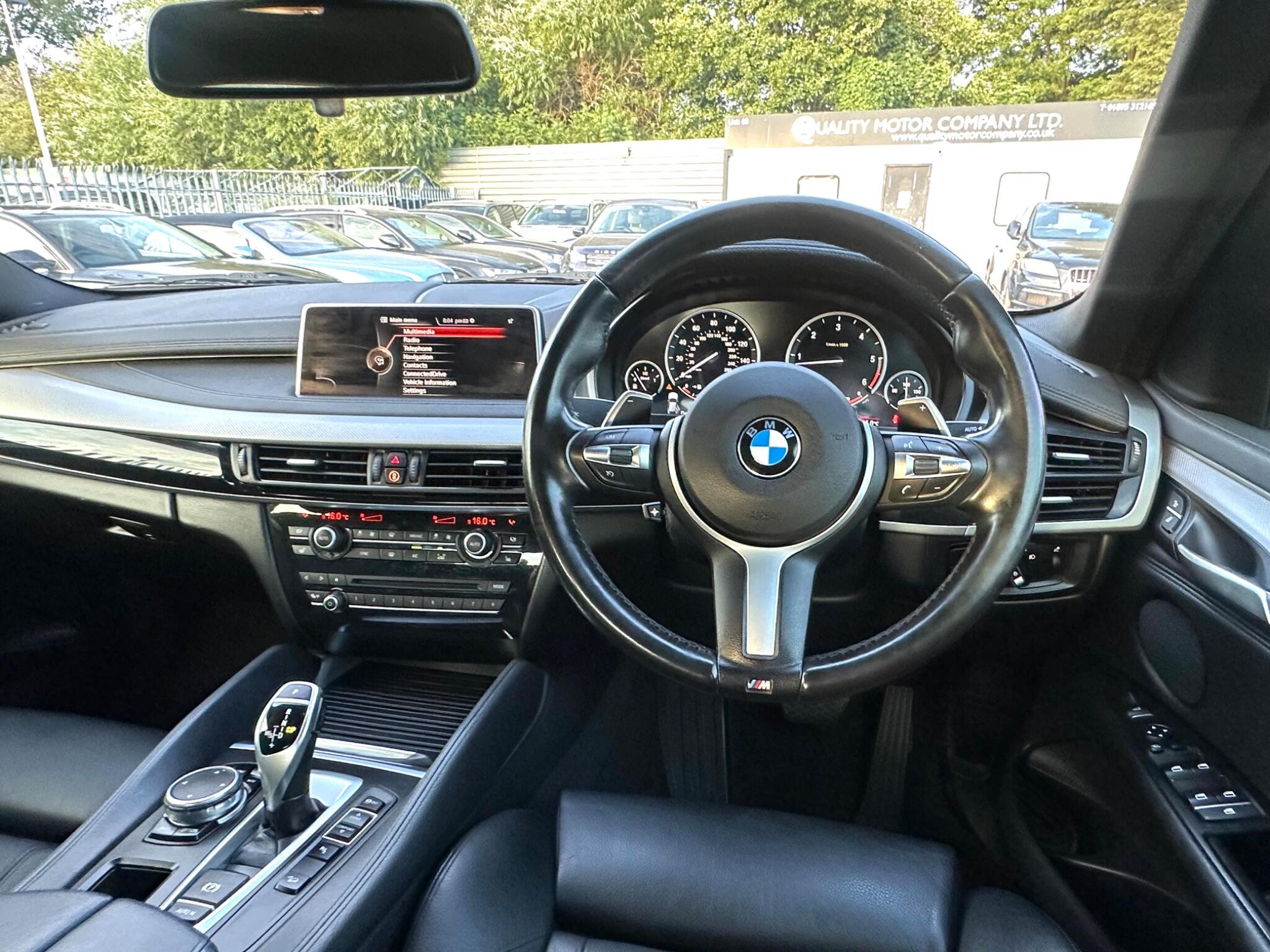 BMW X6 view 22