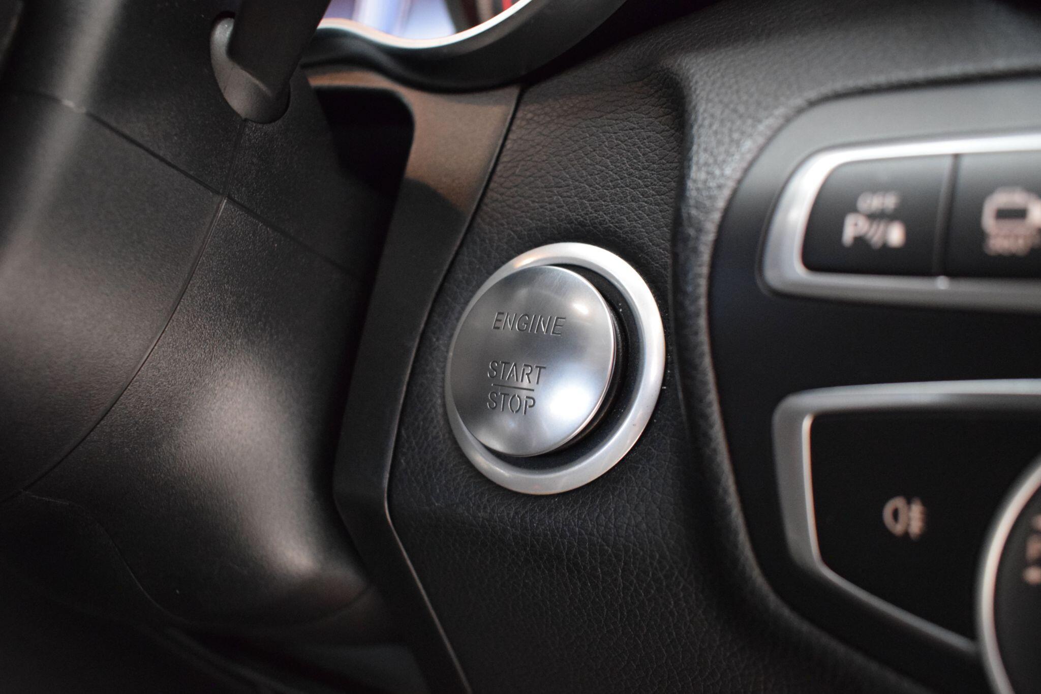 Mercedes-Benz GLC view 13