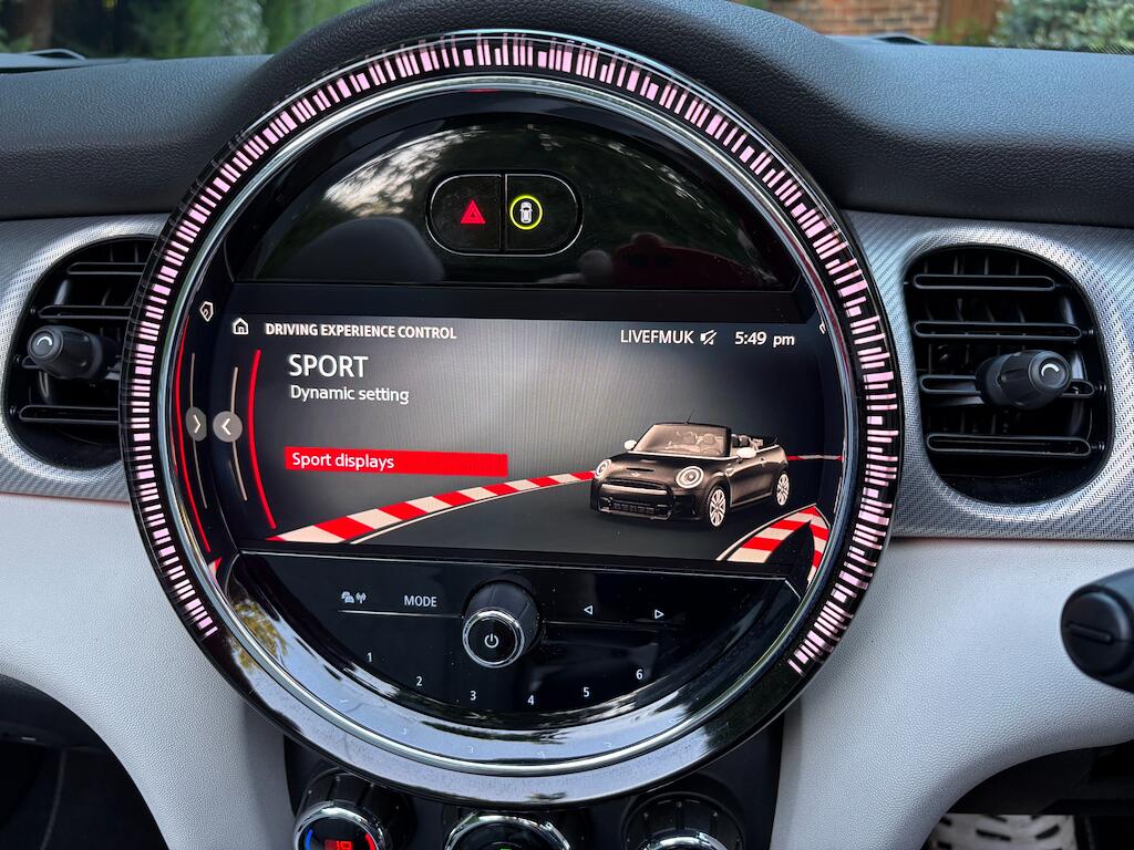 Mini Convertible view 20