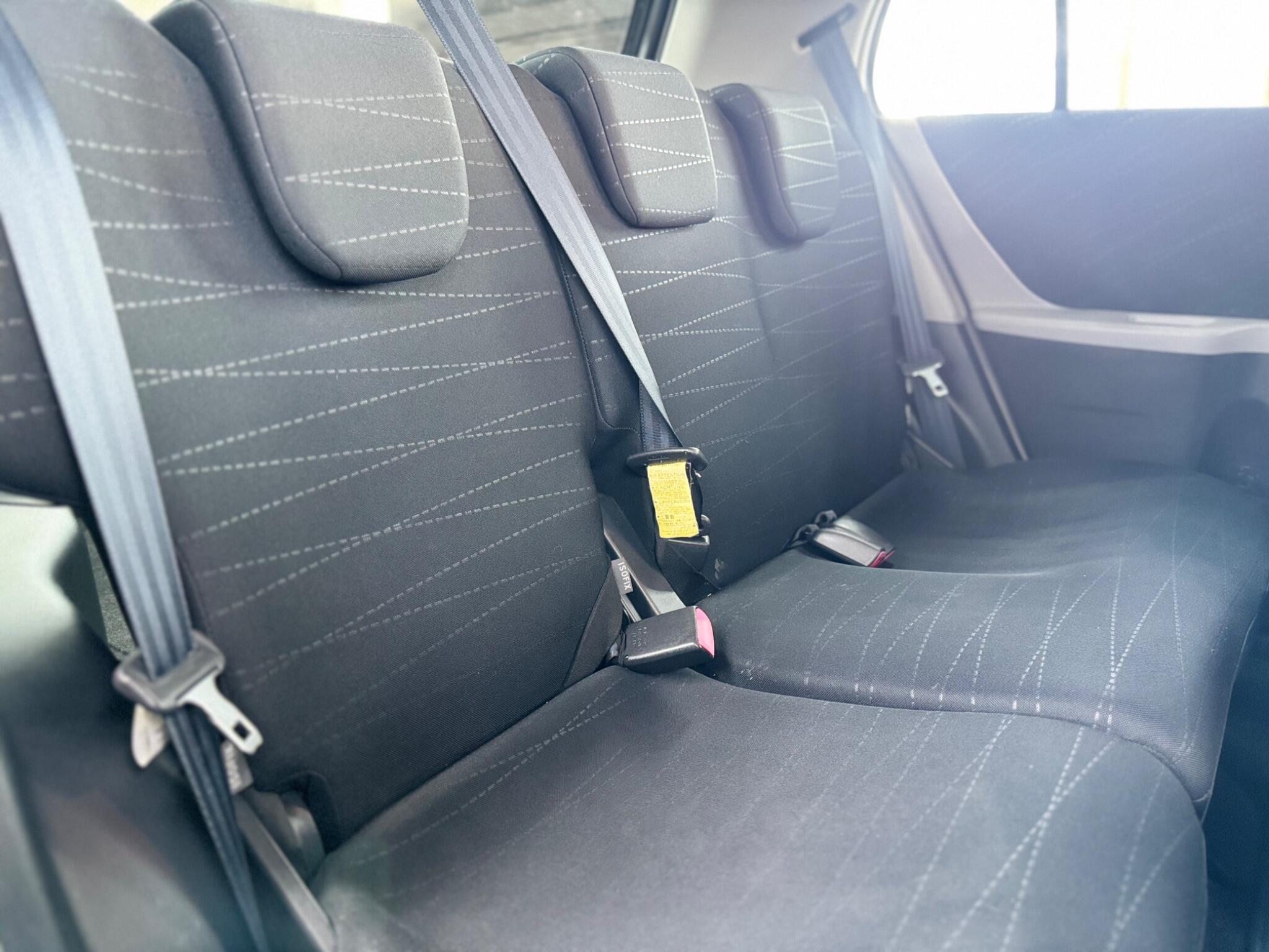 Toyota Yaris view 25