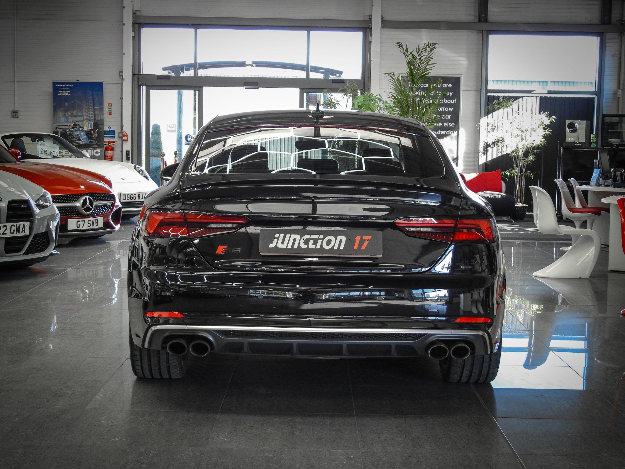 Audi S5 view 14