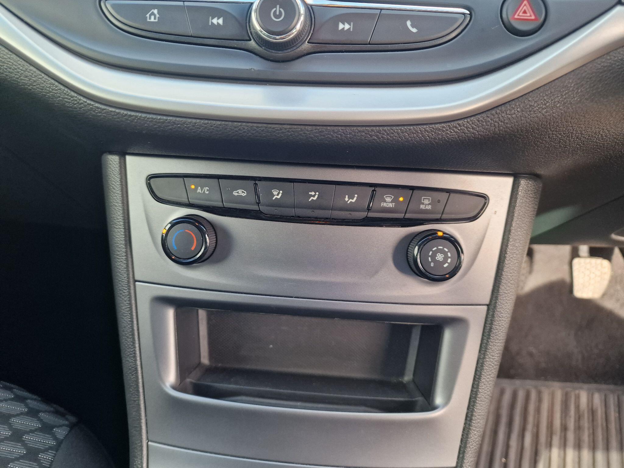Vauxhall Astra view 30