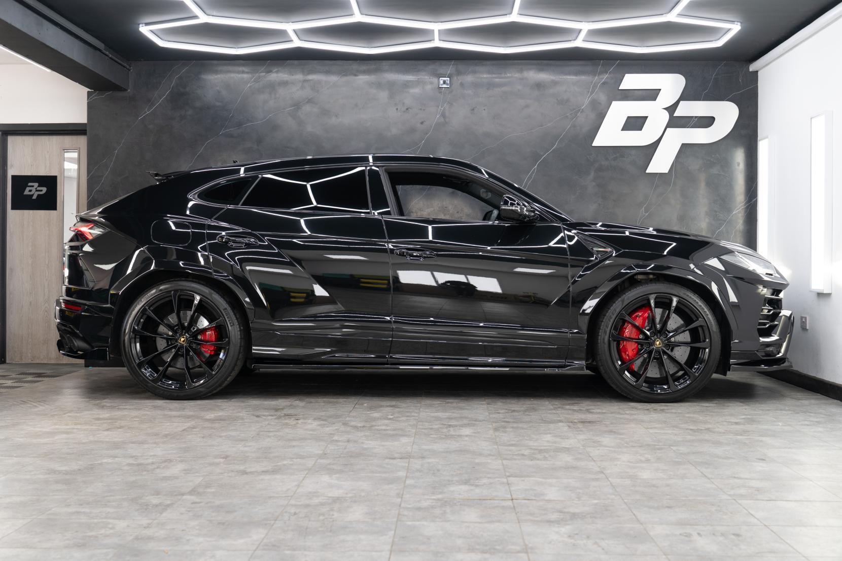 Lamborghini Urus view 2
