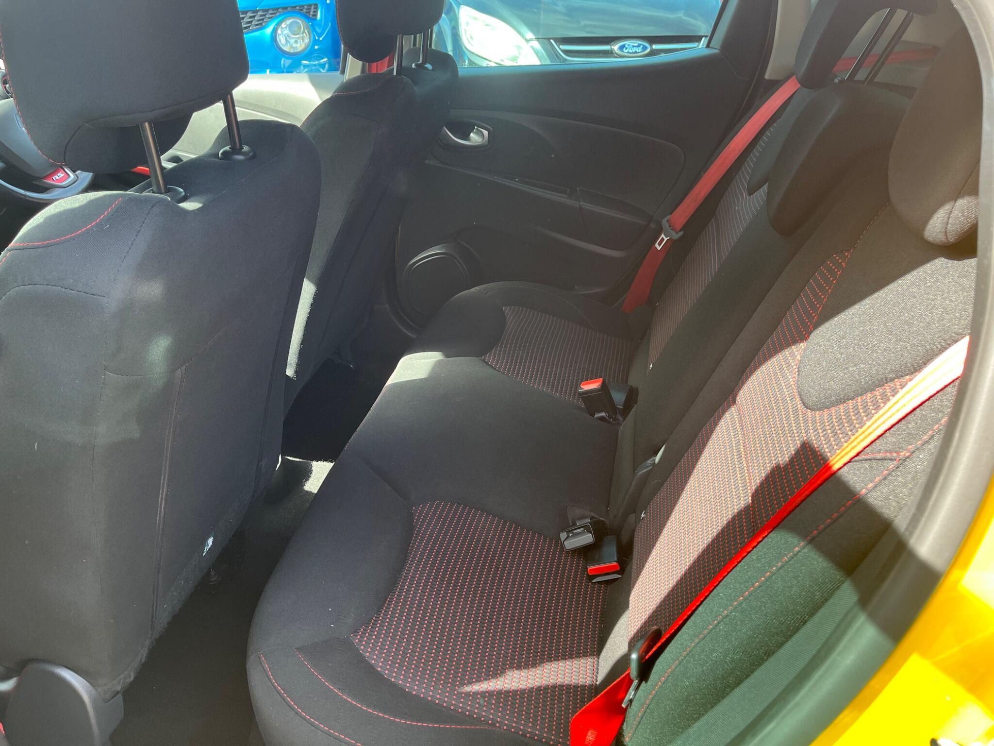 Renault Clio view 13