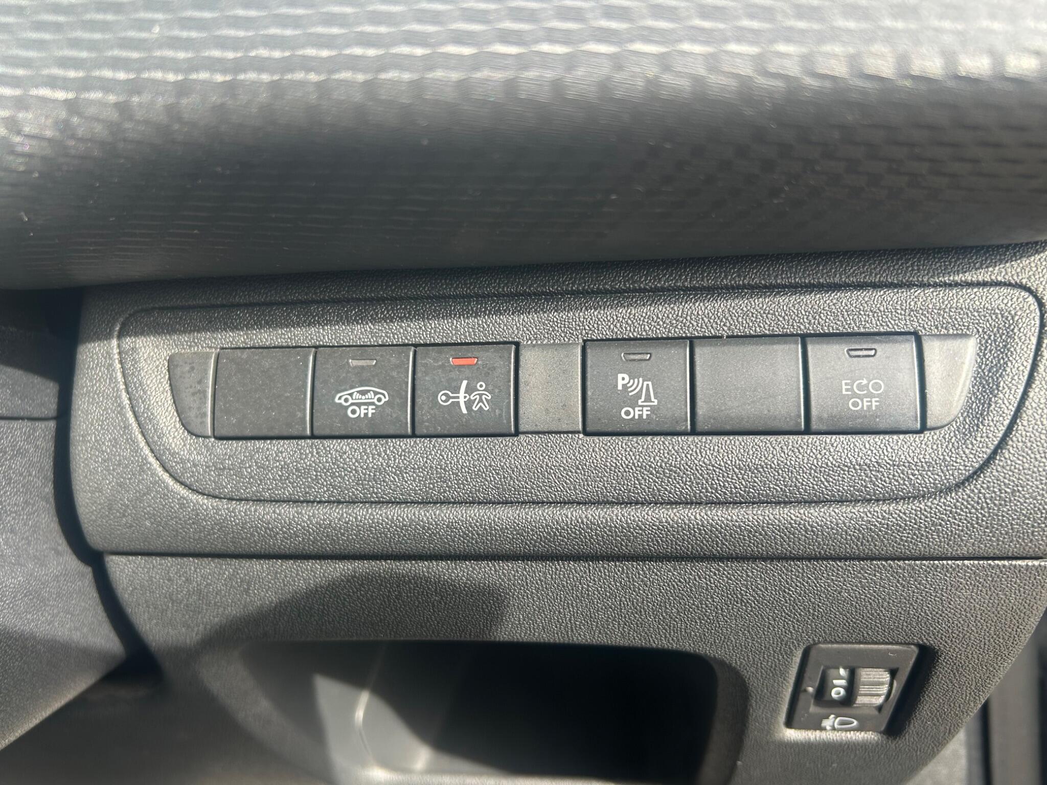 Peugeot 2008 view 25