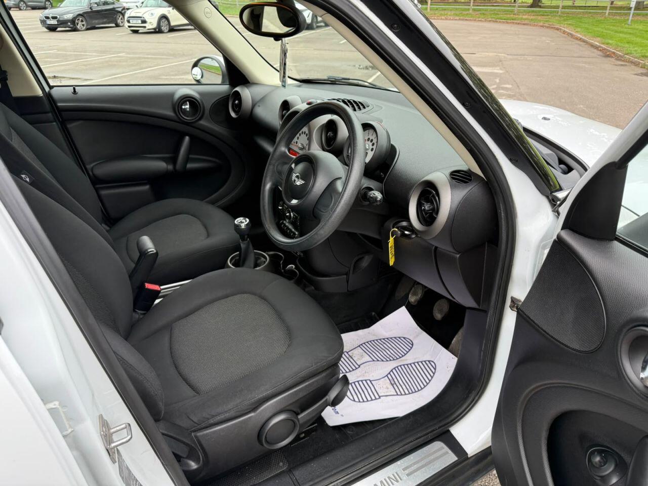 Mini Countryman view 45