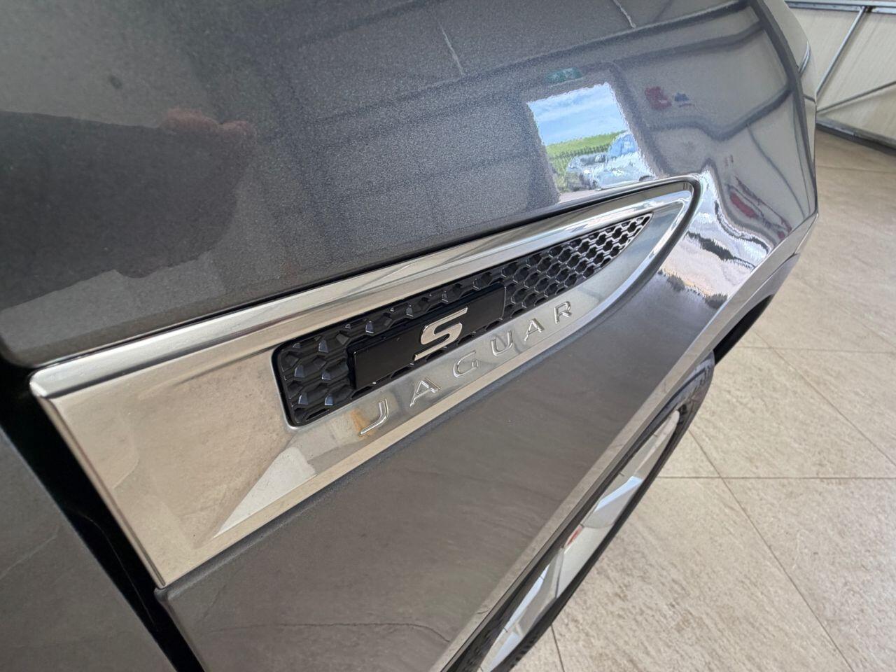 Jaguar E-Pace view 30