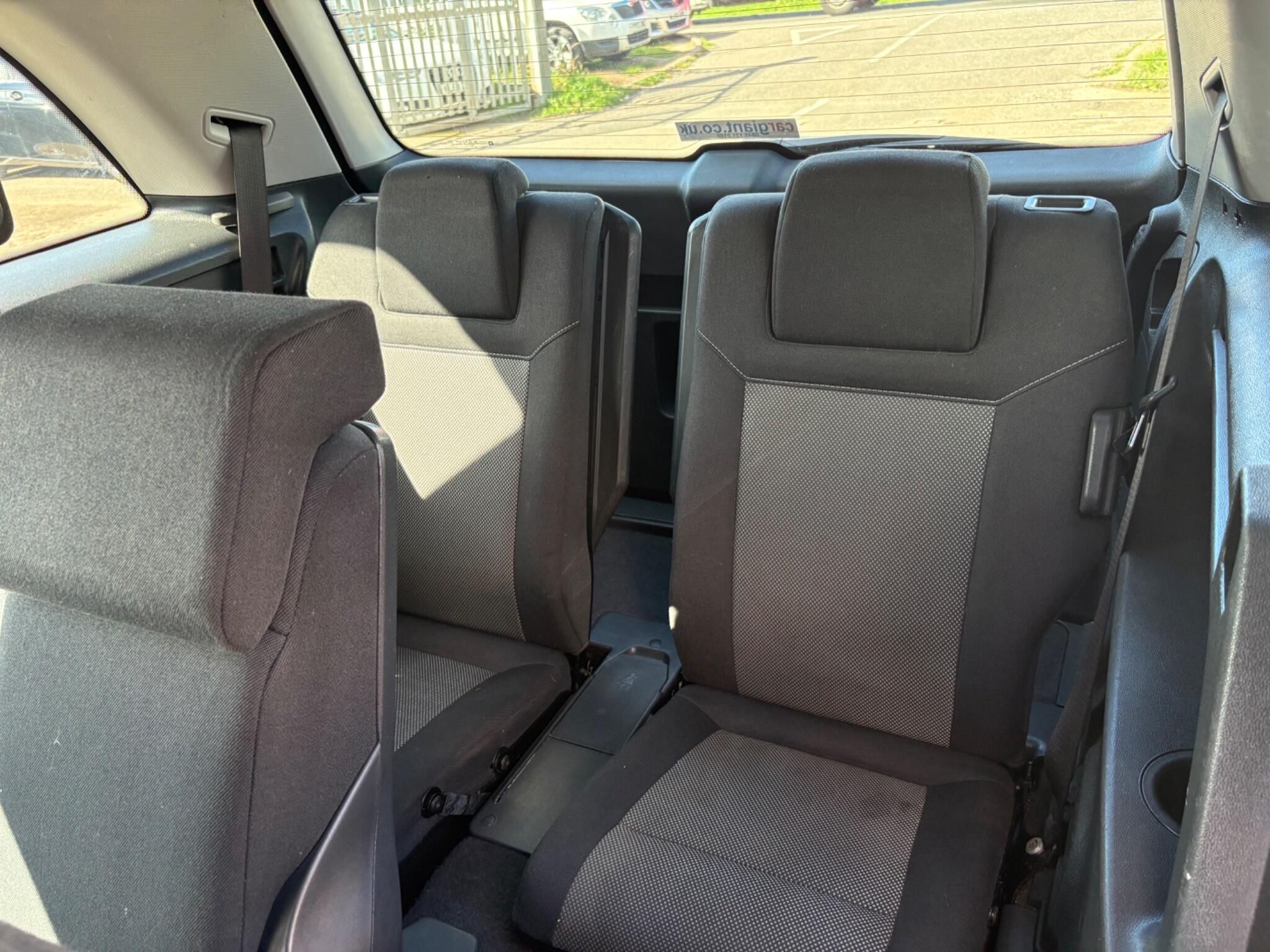 Vauxhall Zafira view 10