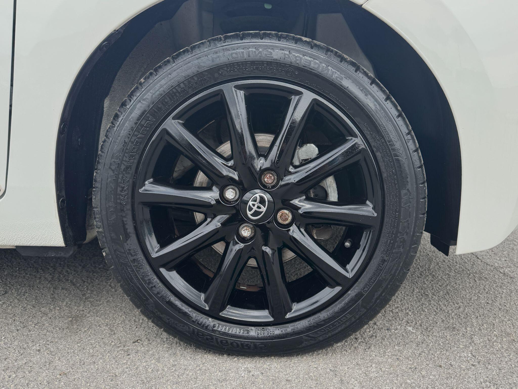 Toyota Aygo view 12