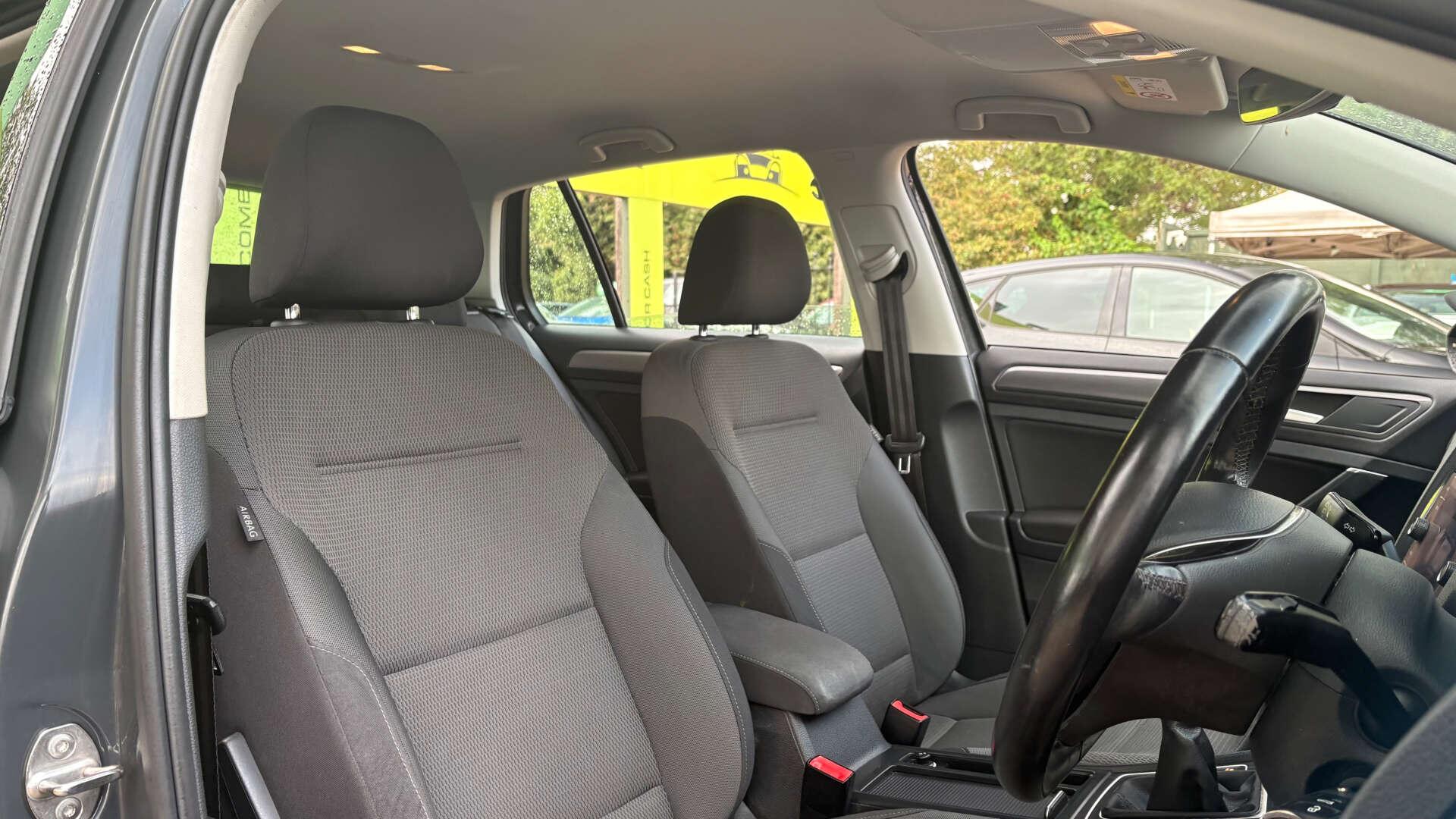 Volkswagen Golf view 7