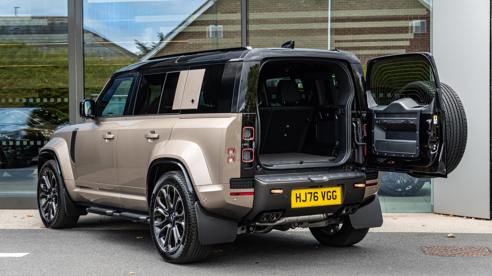 Land Rover Defender view 92