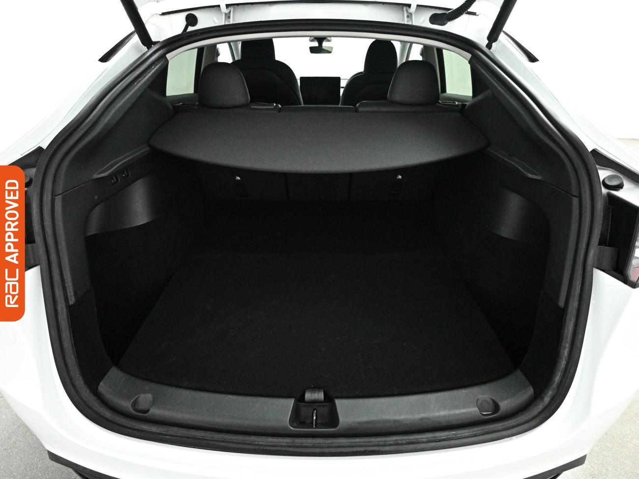 Tesla Model Y view 28