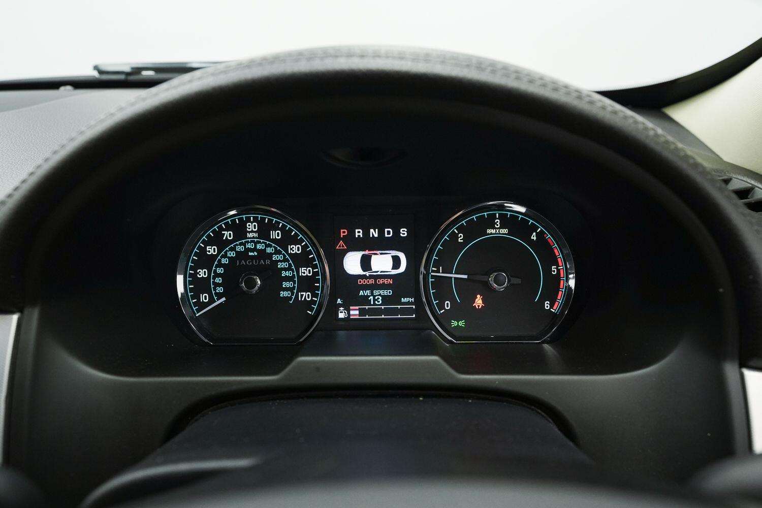 Jaguar XF view 25