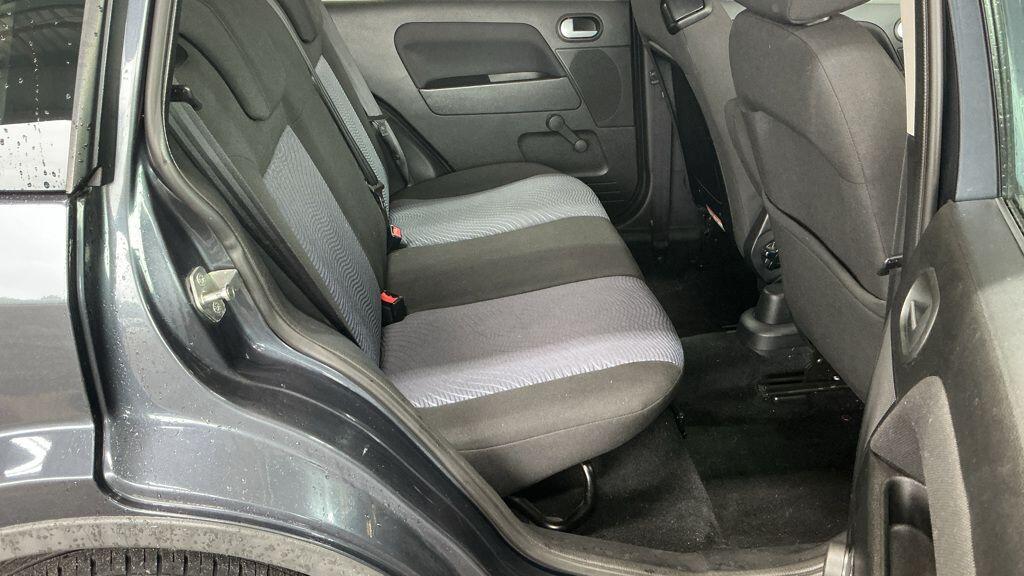 Ford Fusion view 23