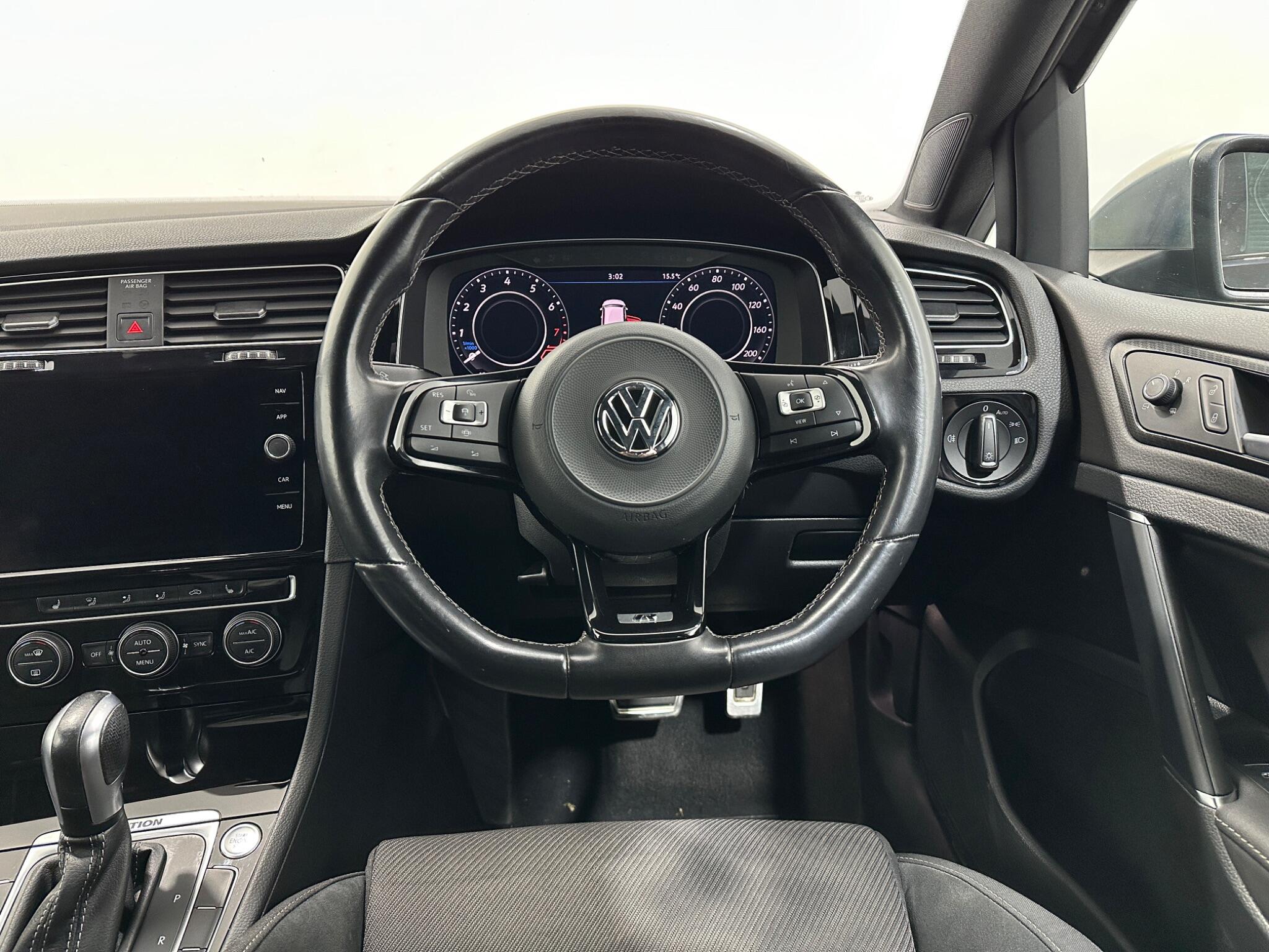 Volkswagen Golf view 13