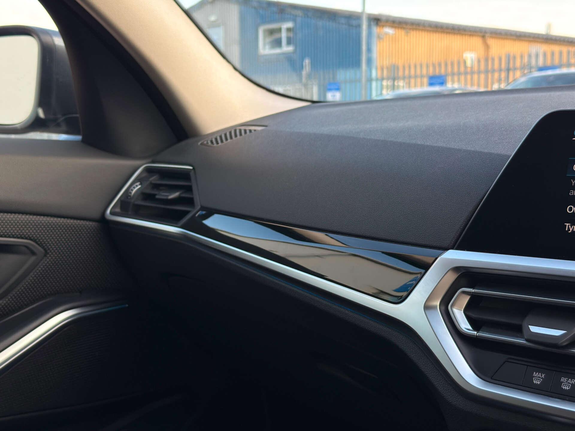 BMW 3 Series view 56