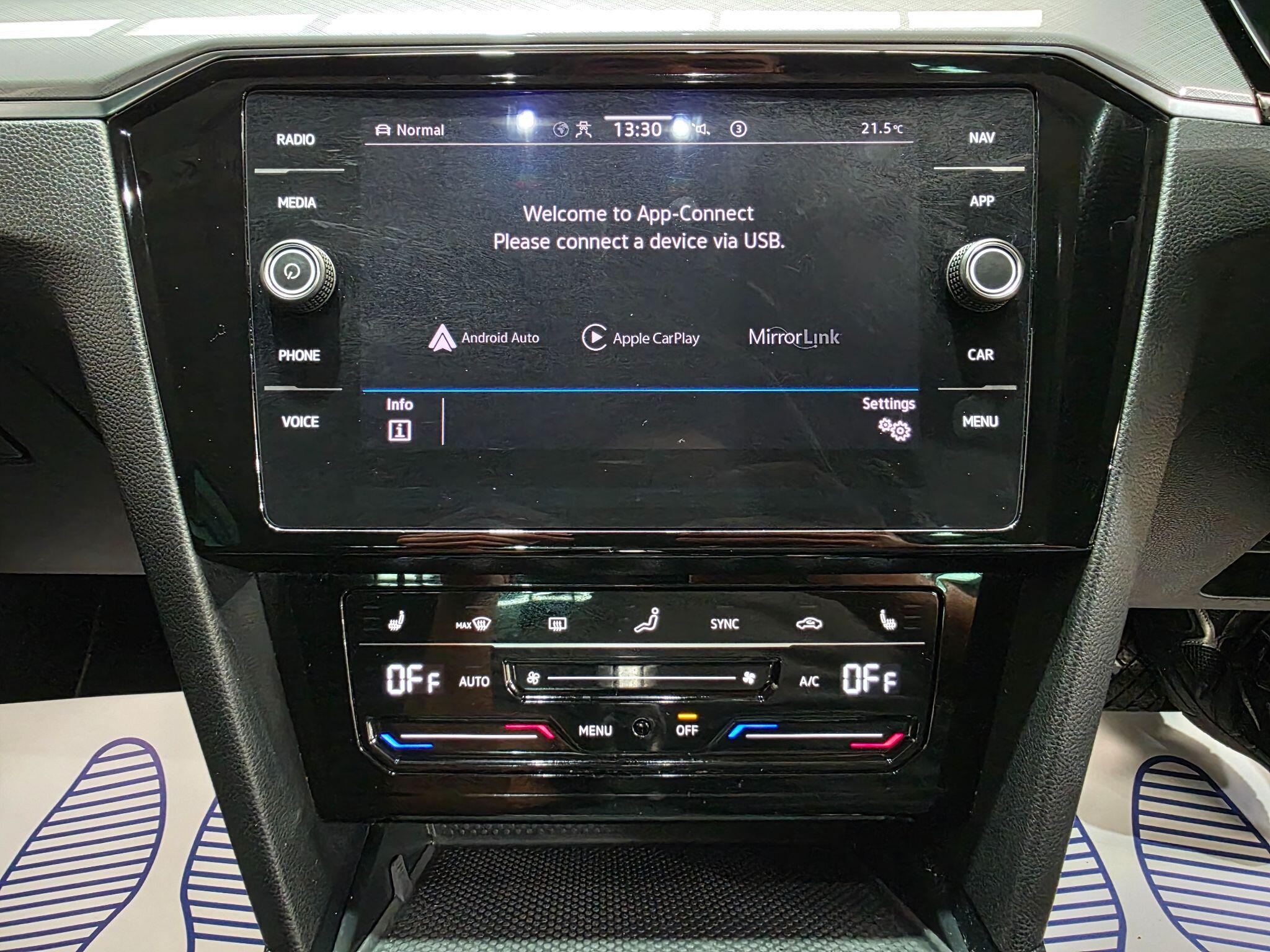 Volkswagen Passat view 9