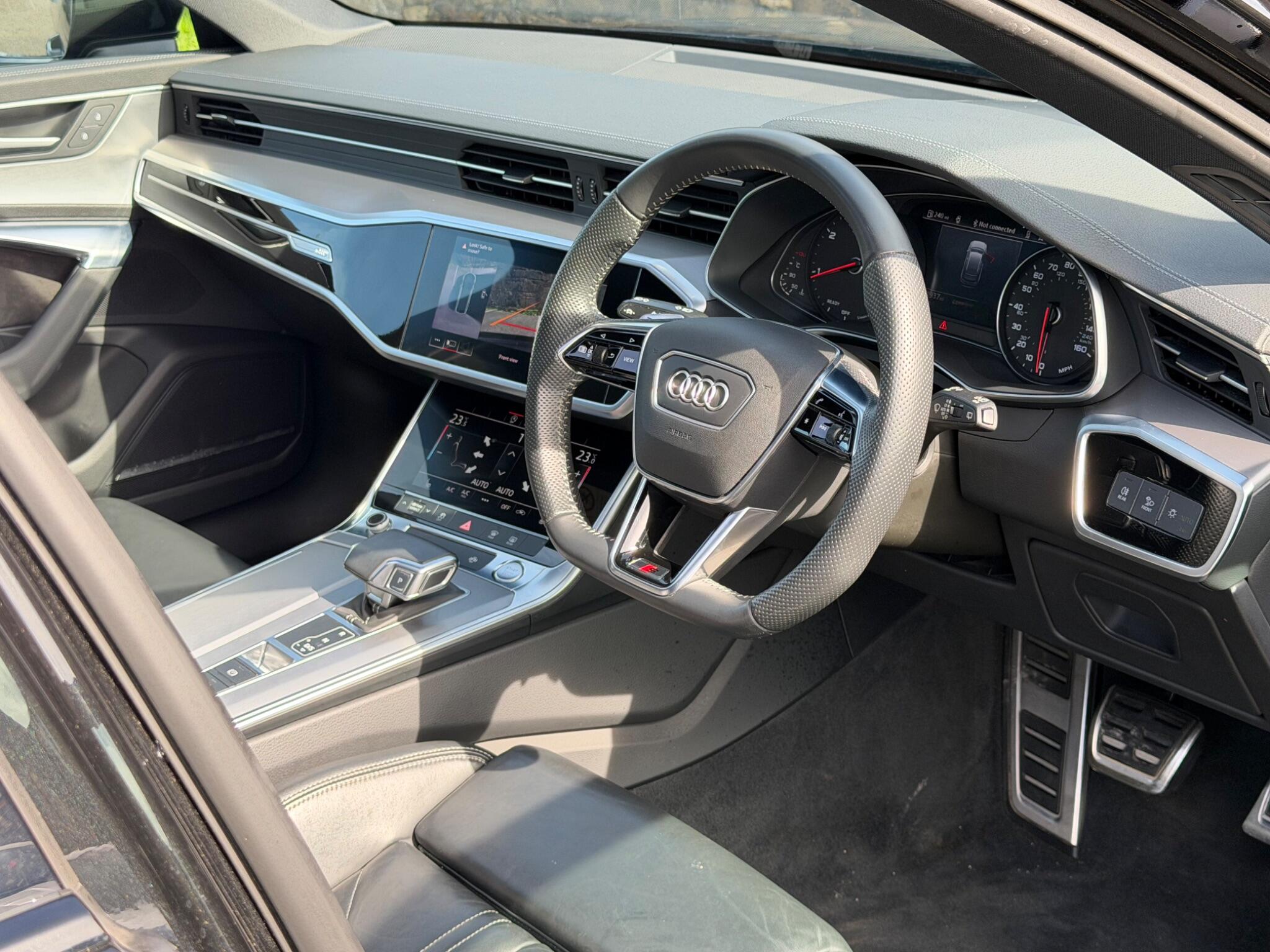 Audi A6 view 14