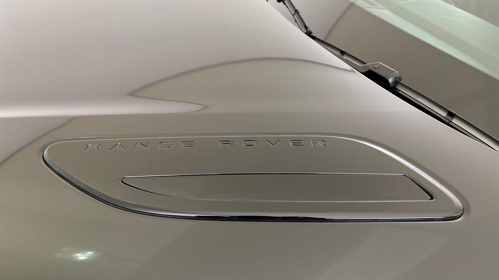 Land Rover Range Rover Velar view 28