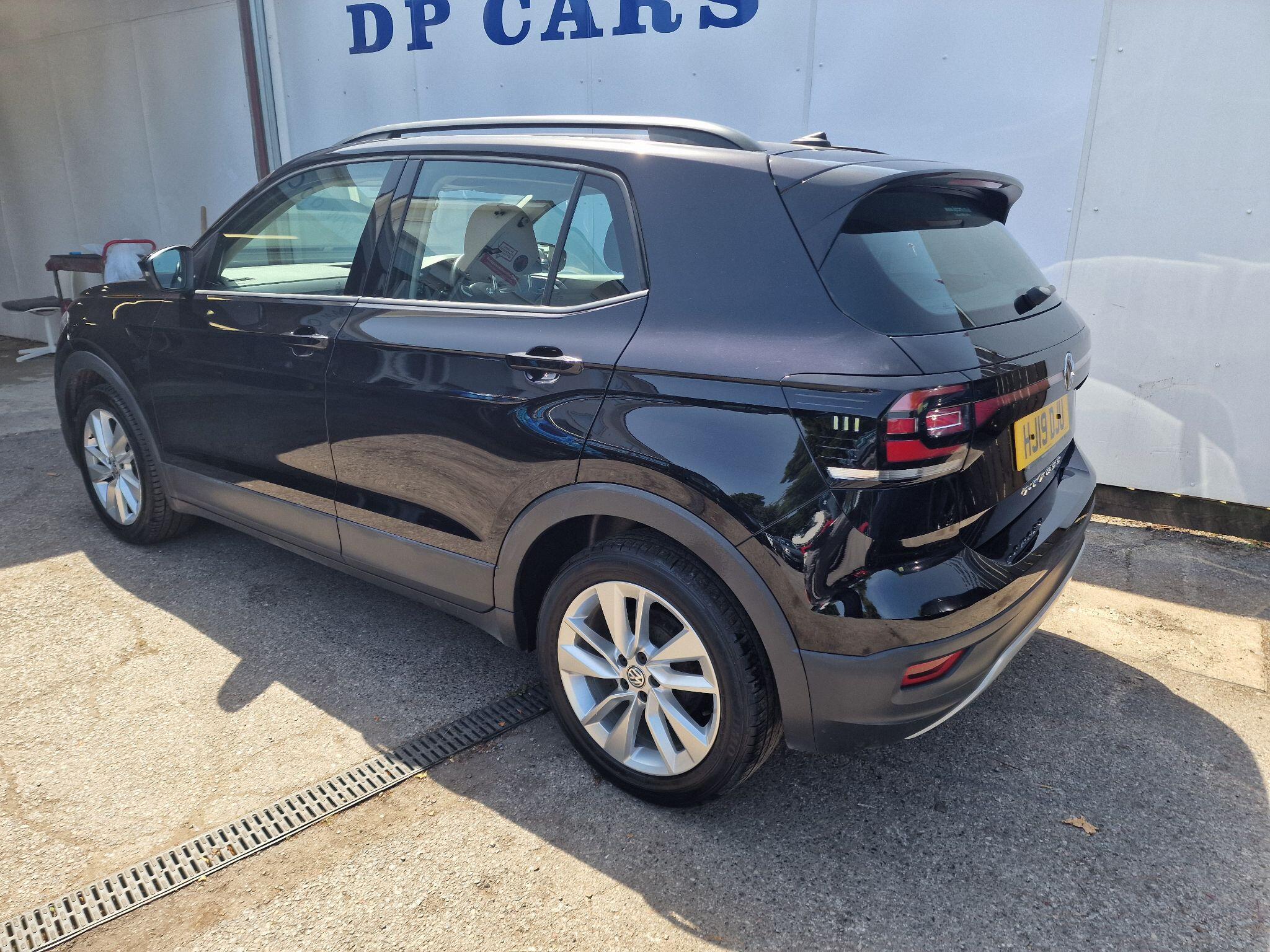 Volkswagen T-Cross view 10