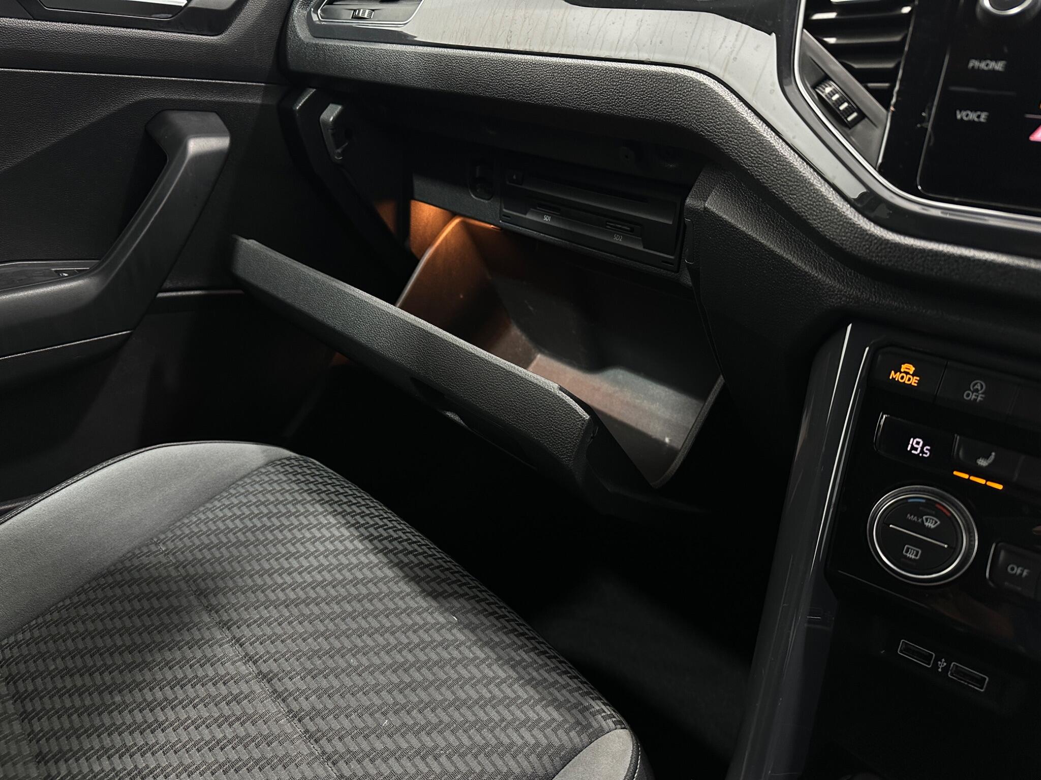Volkswagen T-Roc view 28