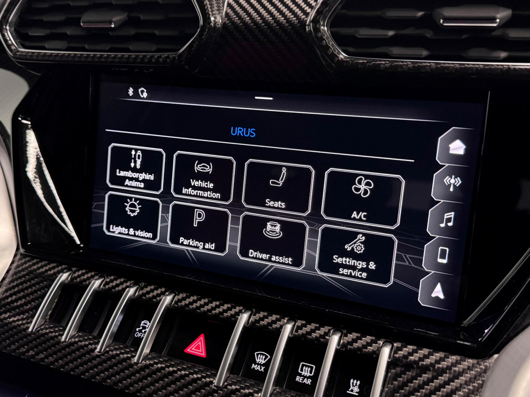 Lamborghini Urus view 66