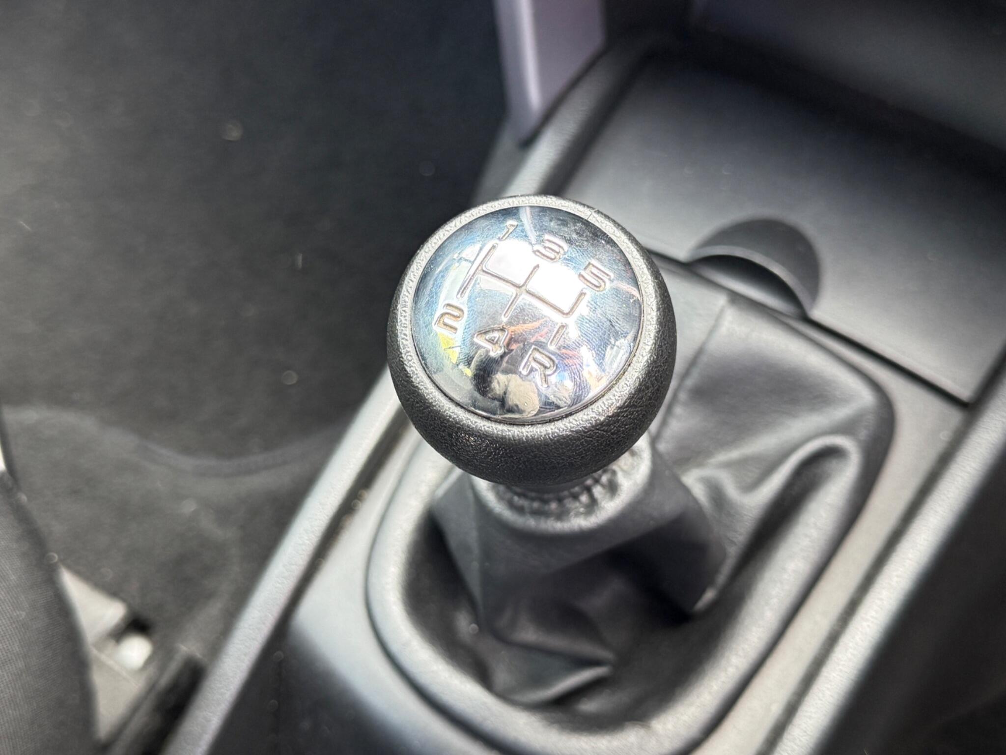 Peugeot 207 CC - Image 26