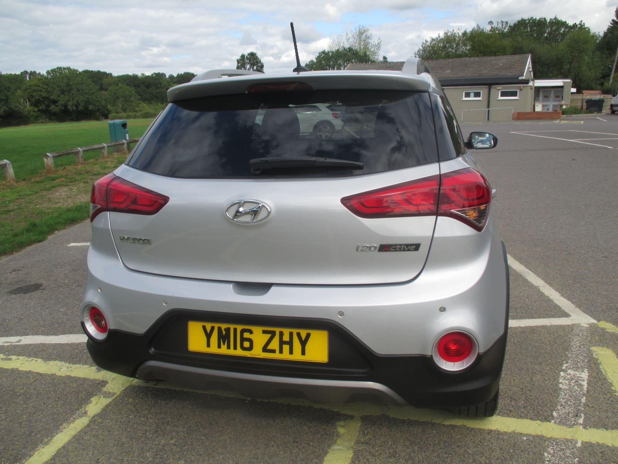 Hyundai I20 view 10