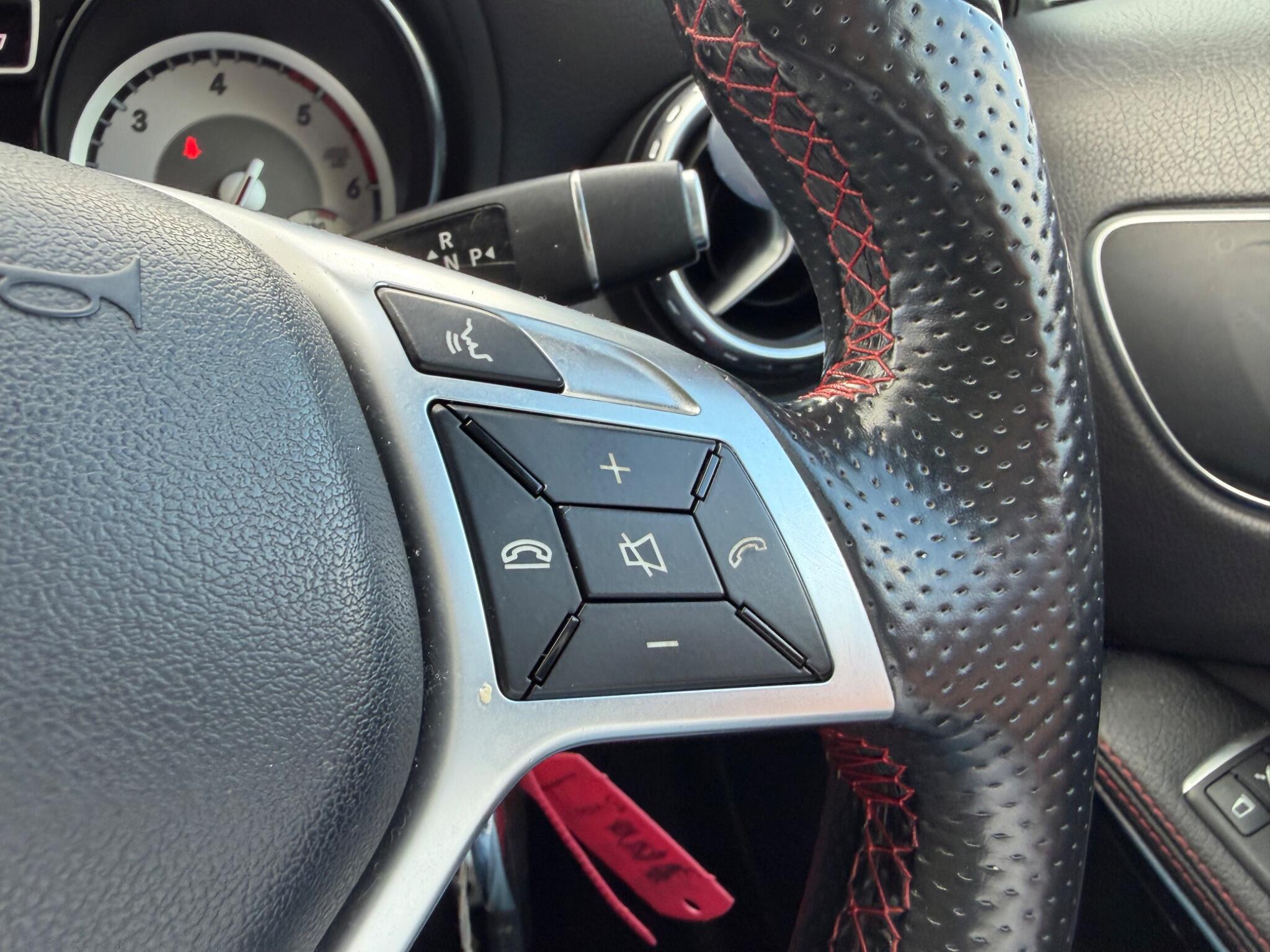 Mercedes-Benz Gla view 44