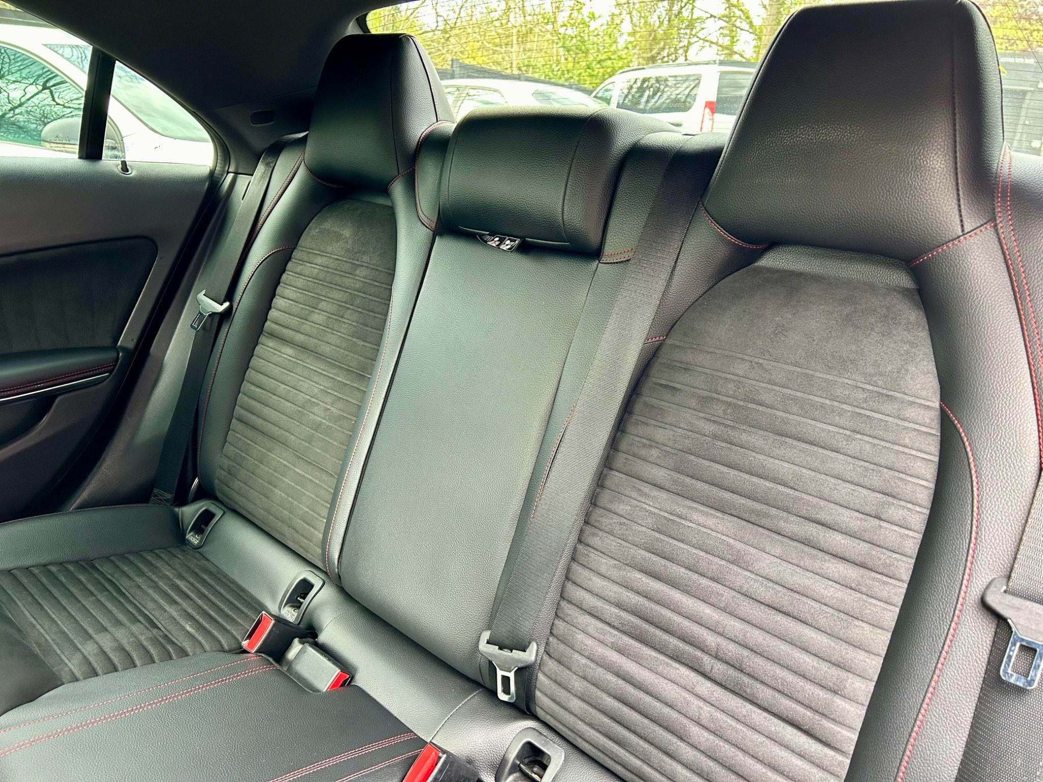 Mercedes-Benz Cla view 23