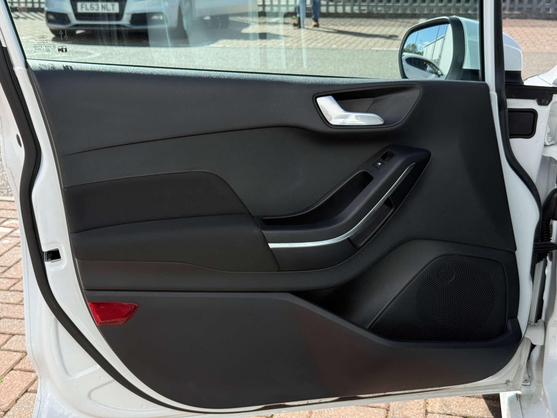 Ford Fiesta view 39