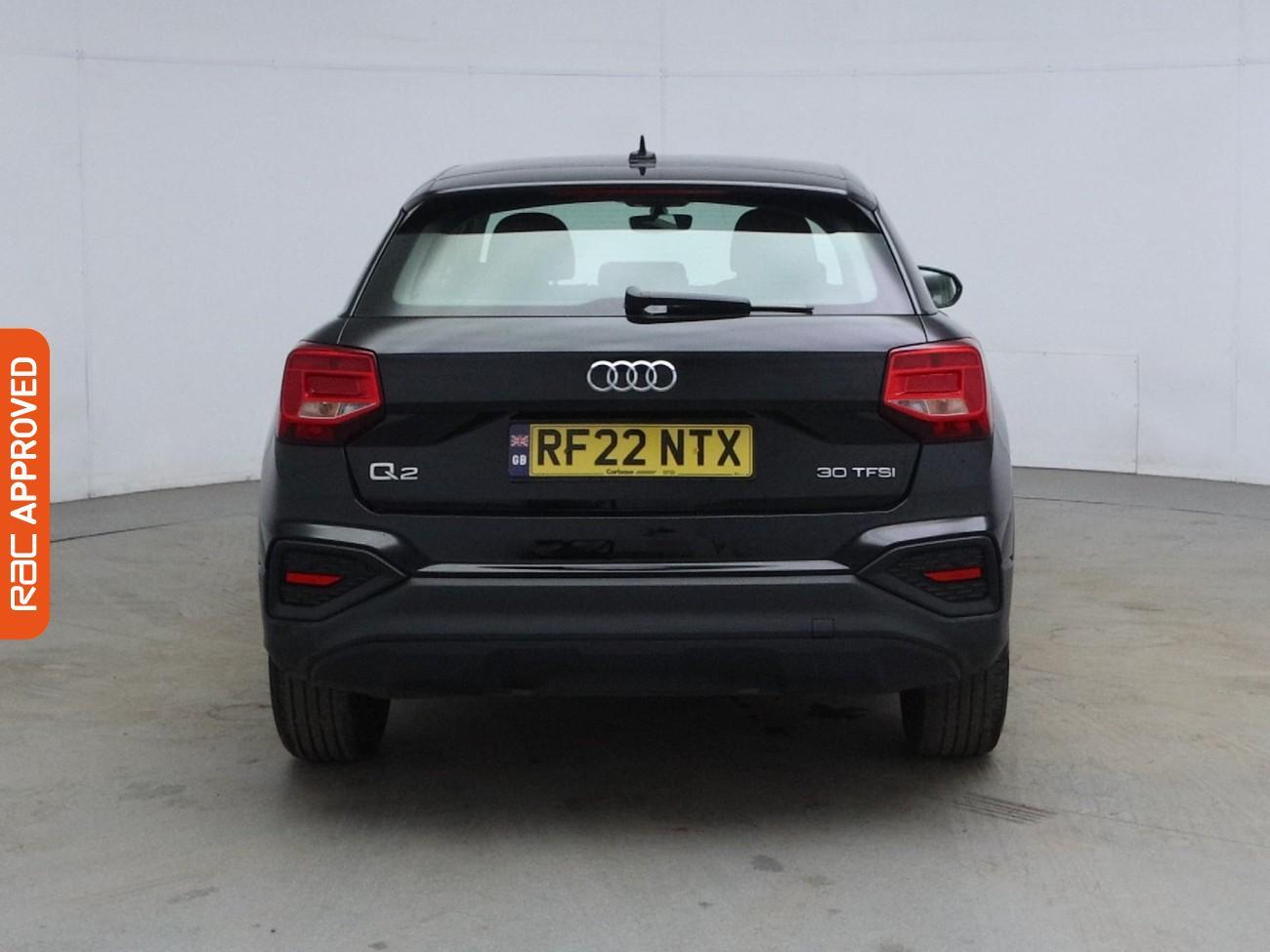 Audi Q2 view 8