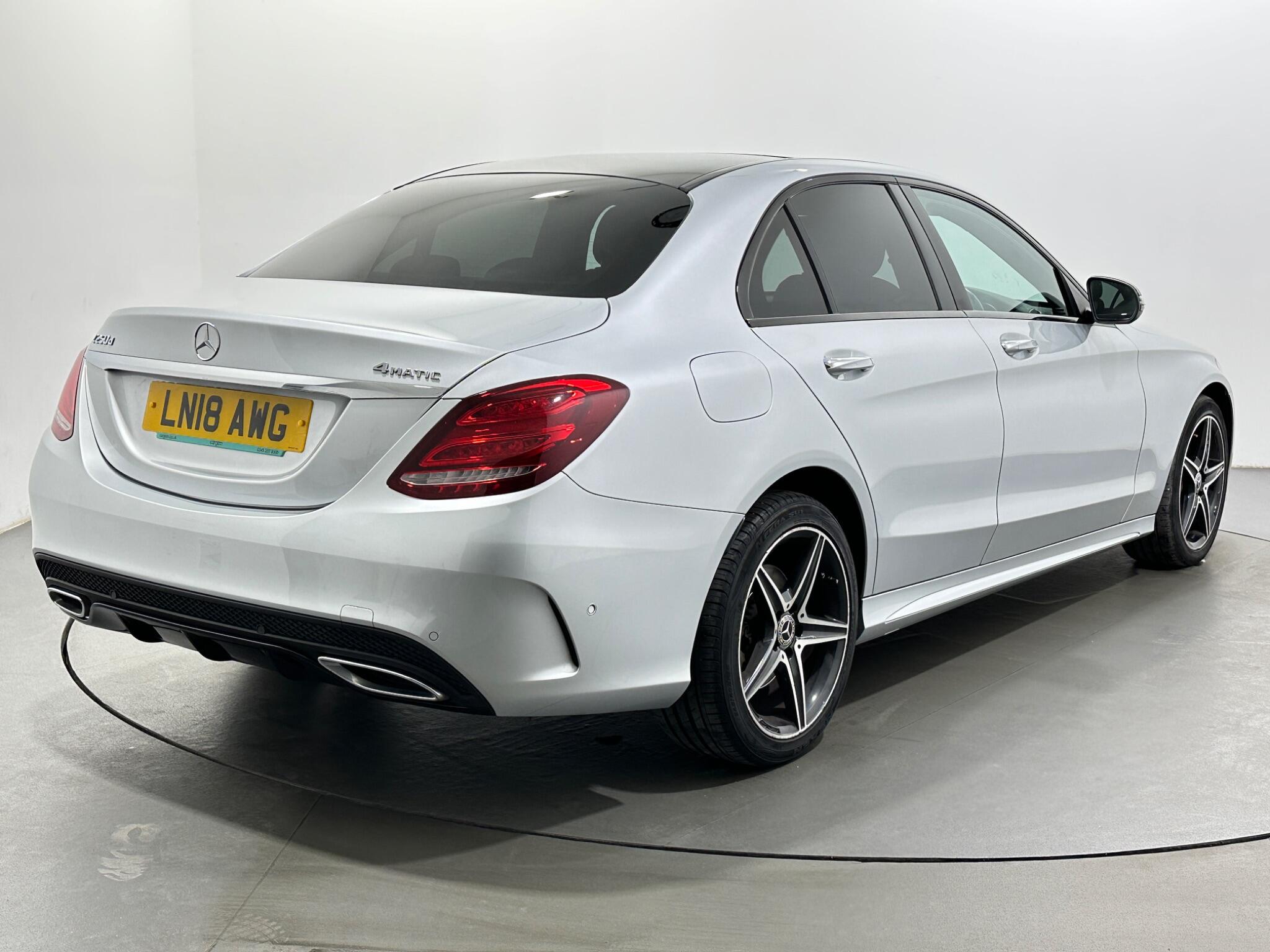 Mercedes-Benz C Class view 8