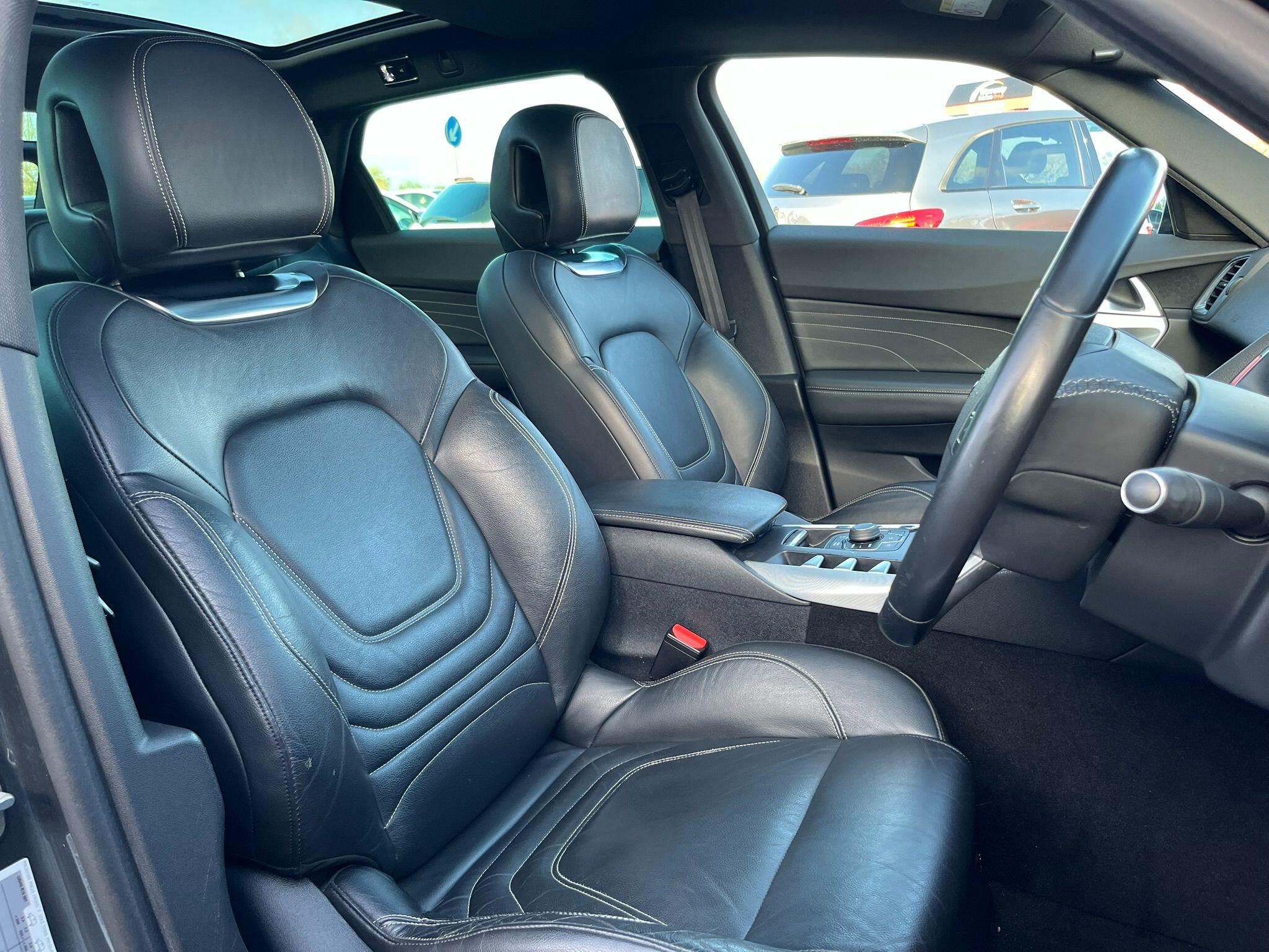 Citroen DS5 view 10