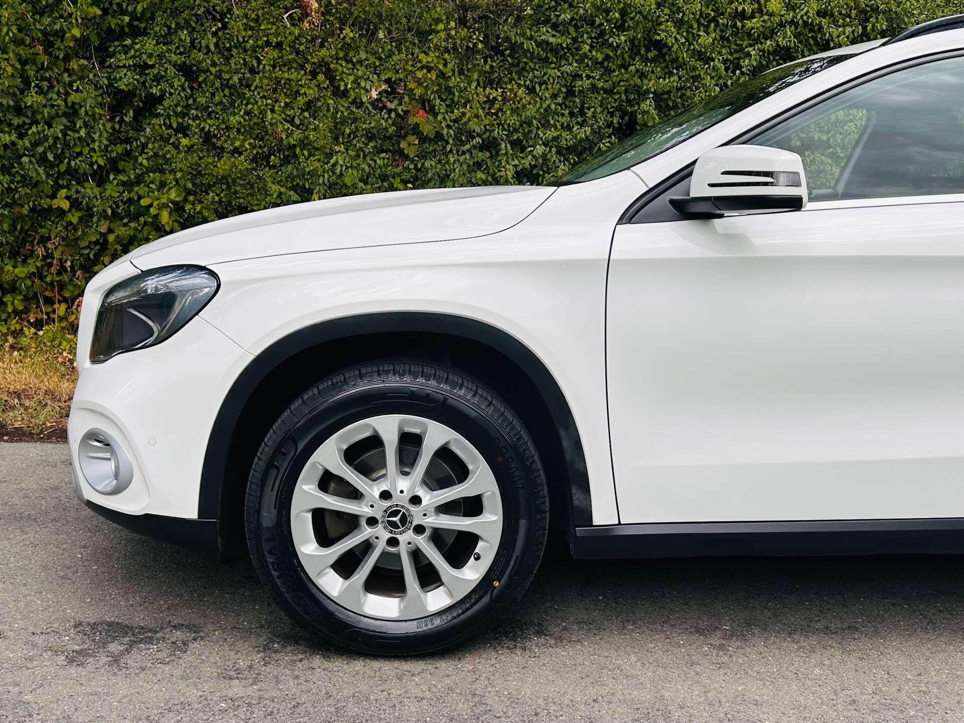 Mercedes-Benz Gla view 29