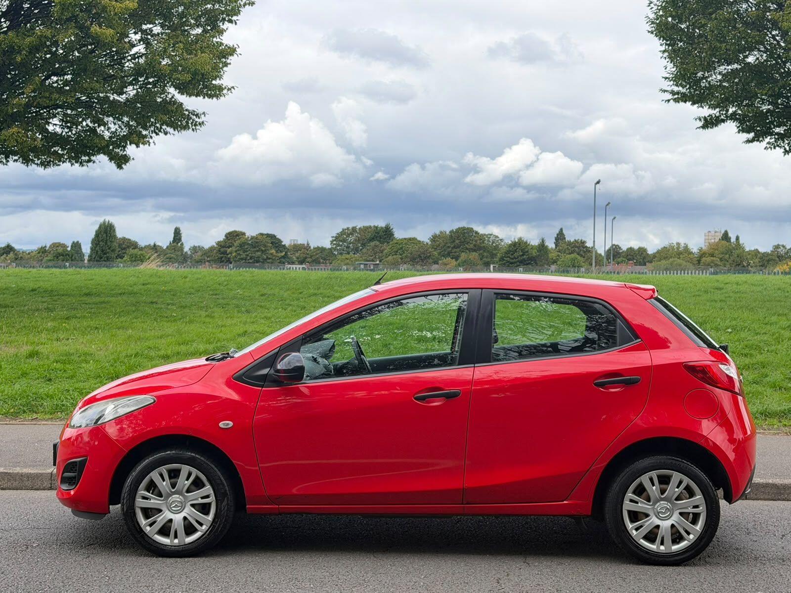 Mazda Mazda2 view 7