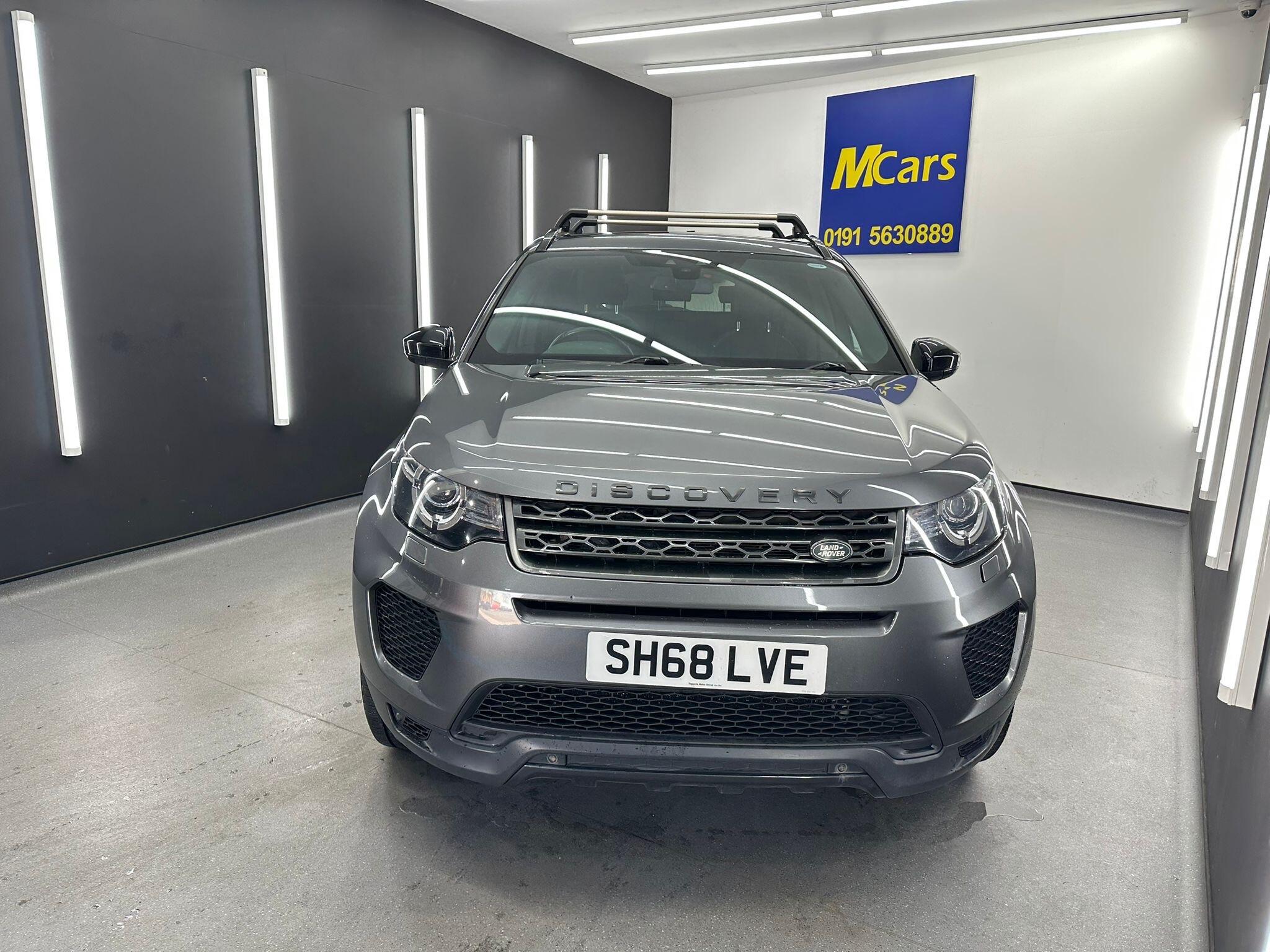 Land Rover Discovery Sport view 11