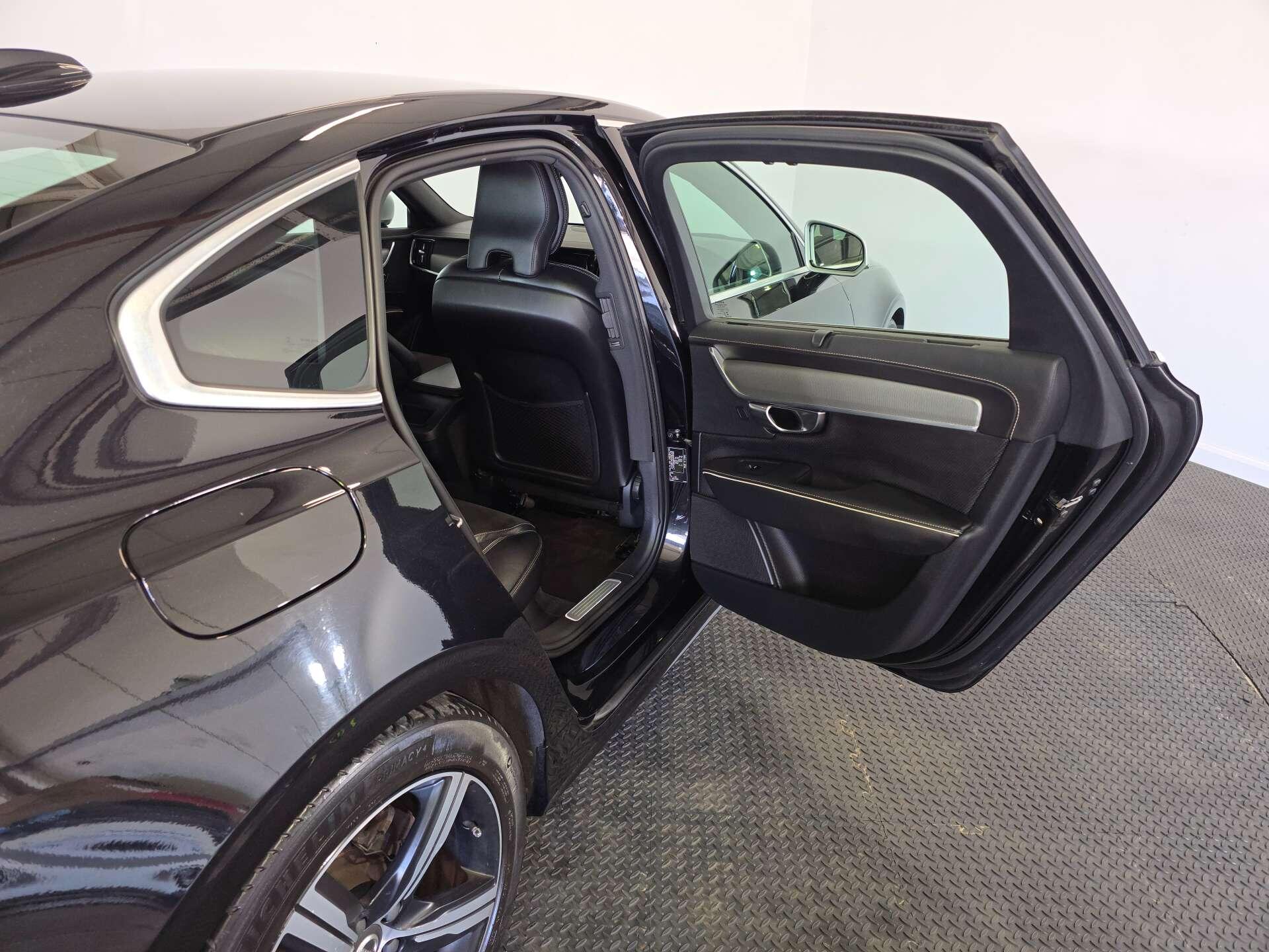 Volvo S90 view 52