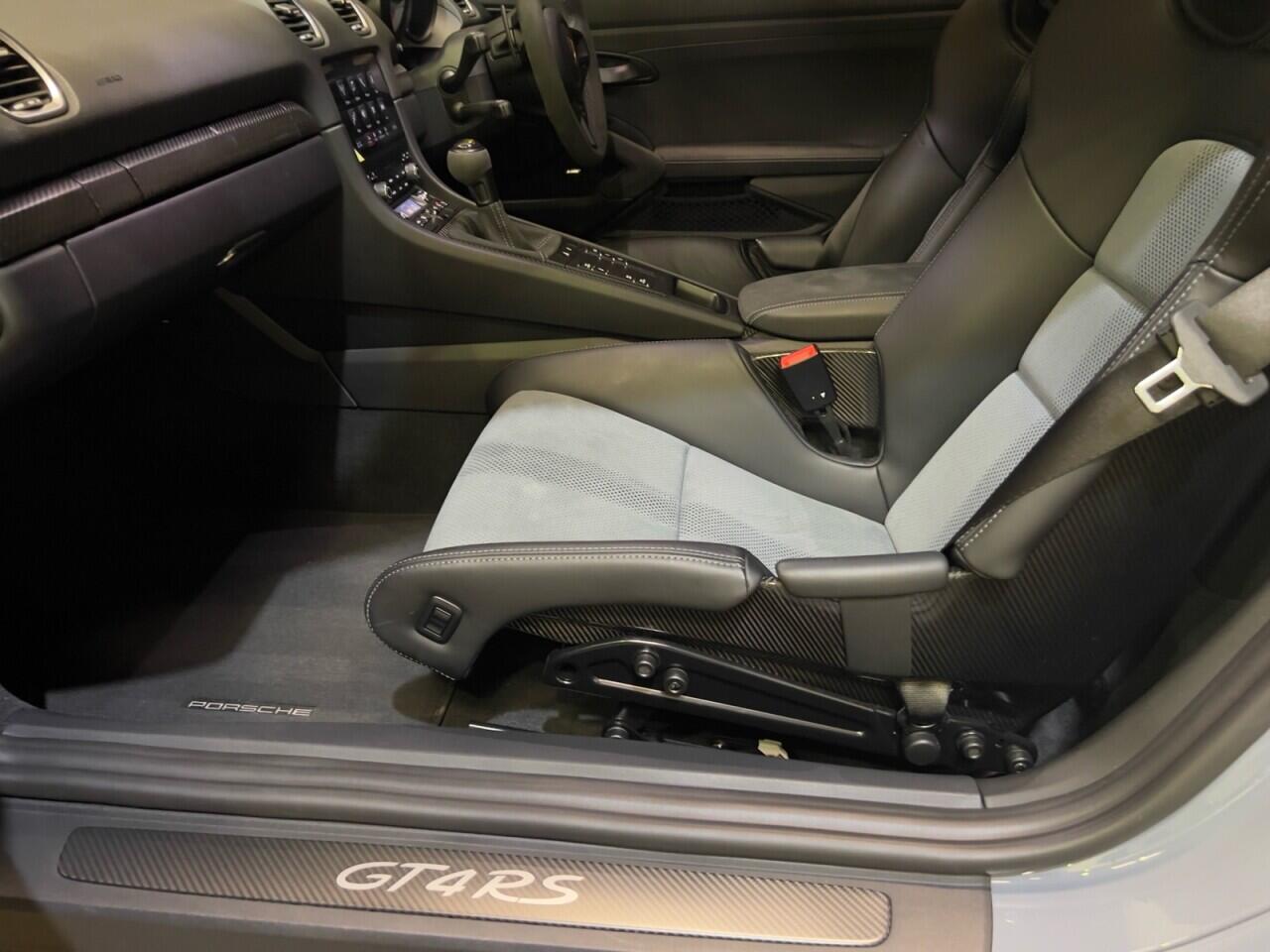 Porsche 718 Cayman view 26