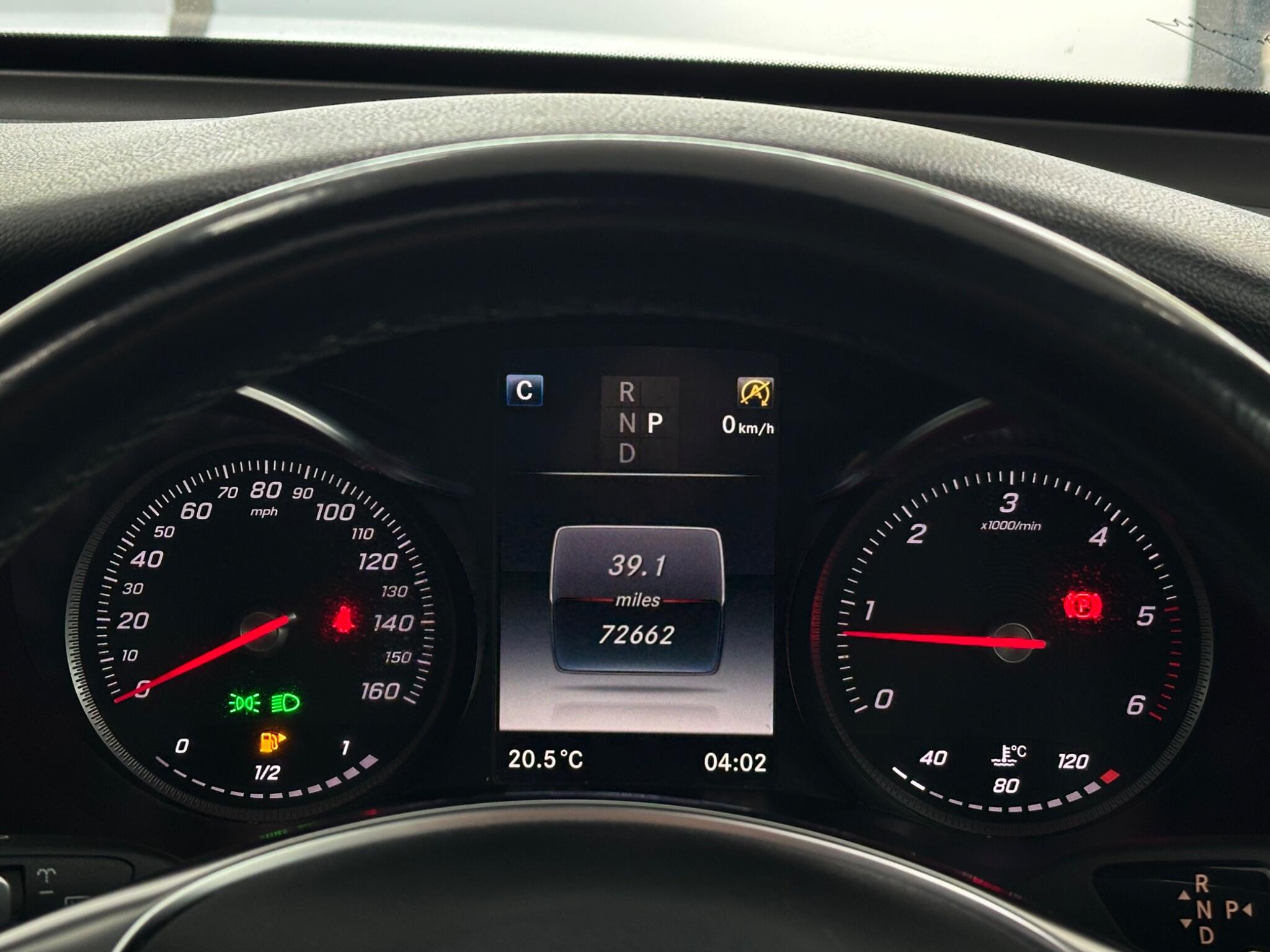 Mercedes-Benz GLC view 26
