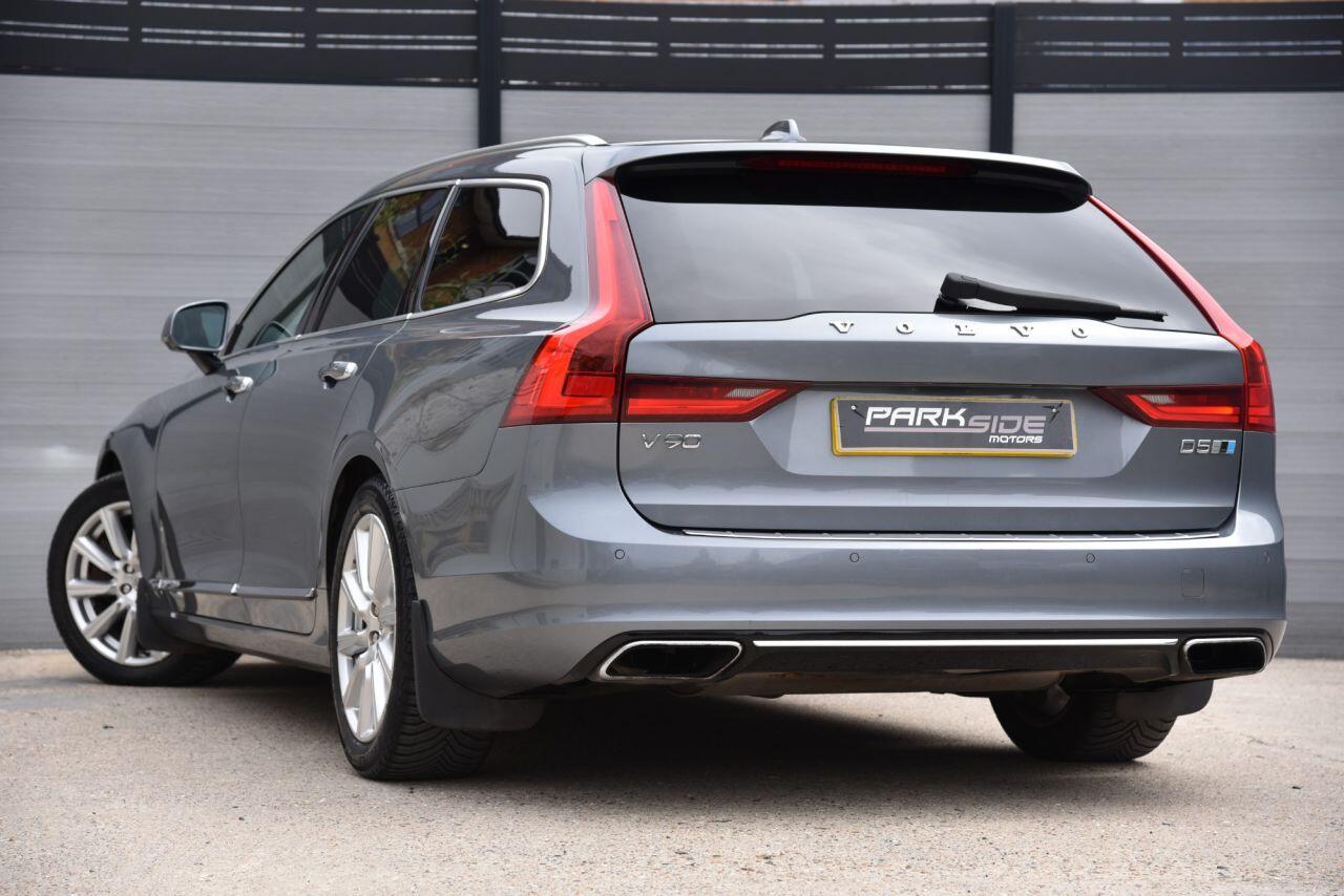Volvo V90 view 3
