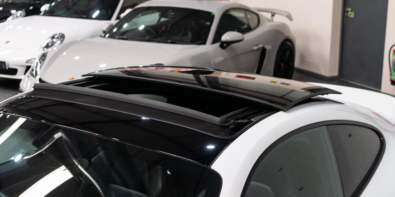 Porsche 911 view 52