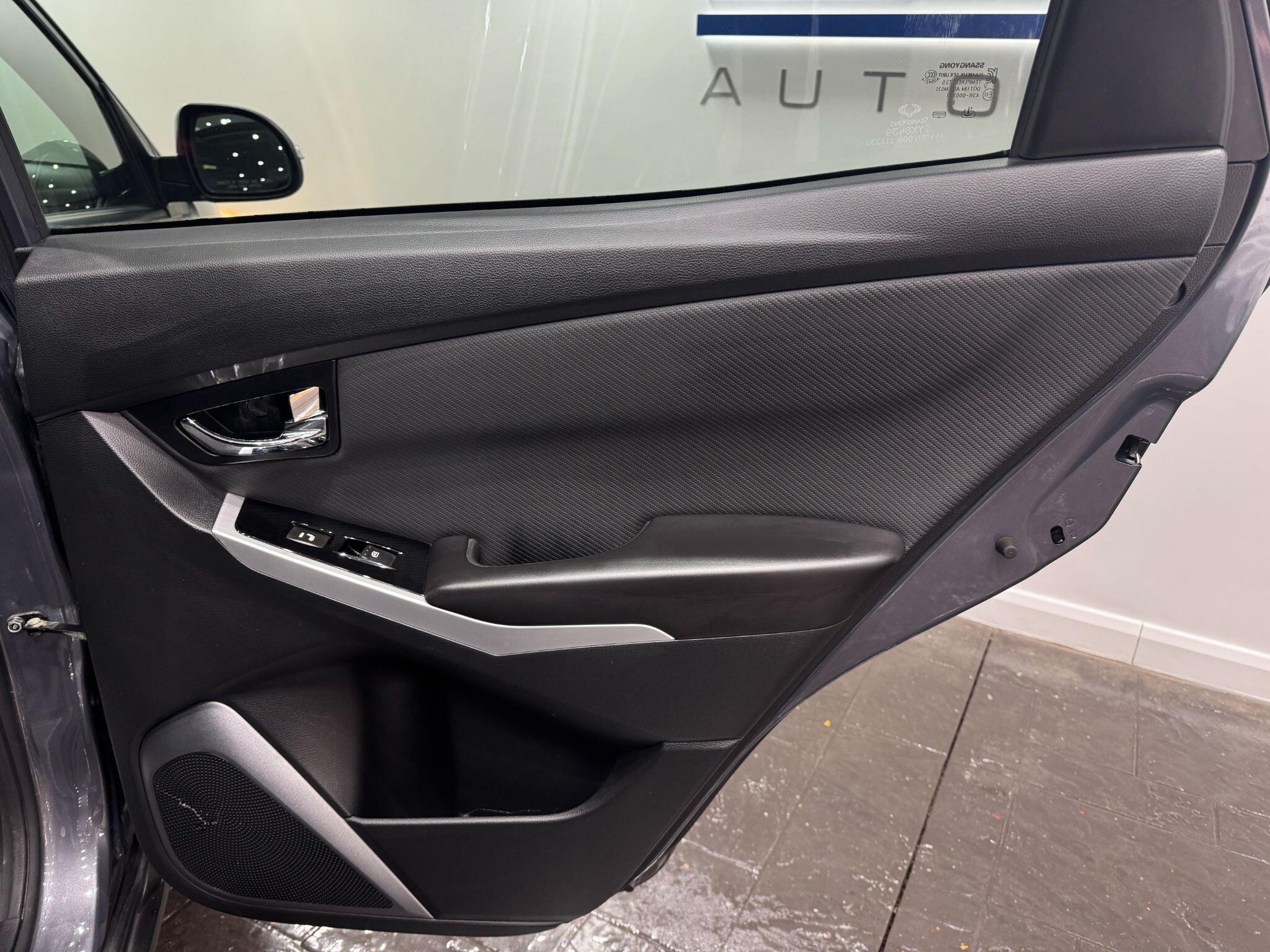 KGM Korando view 37