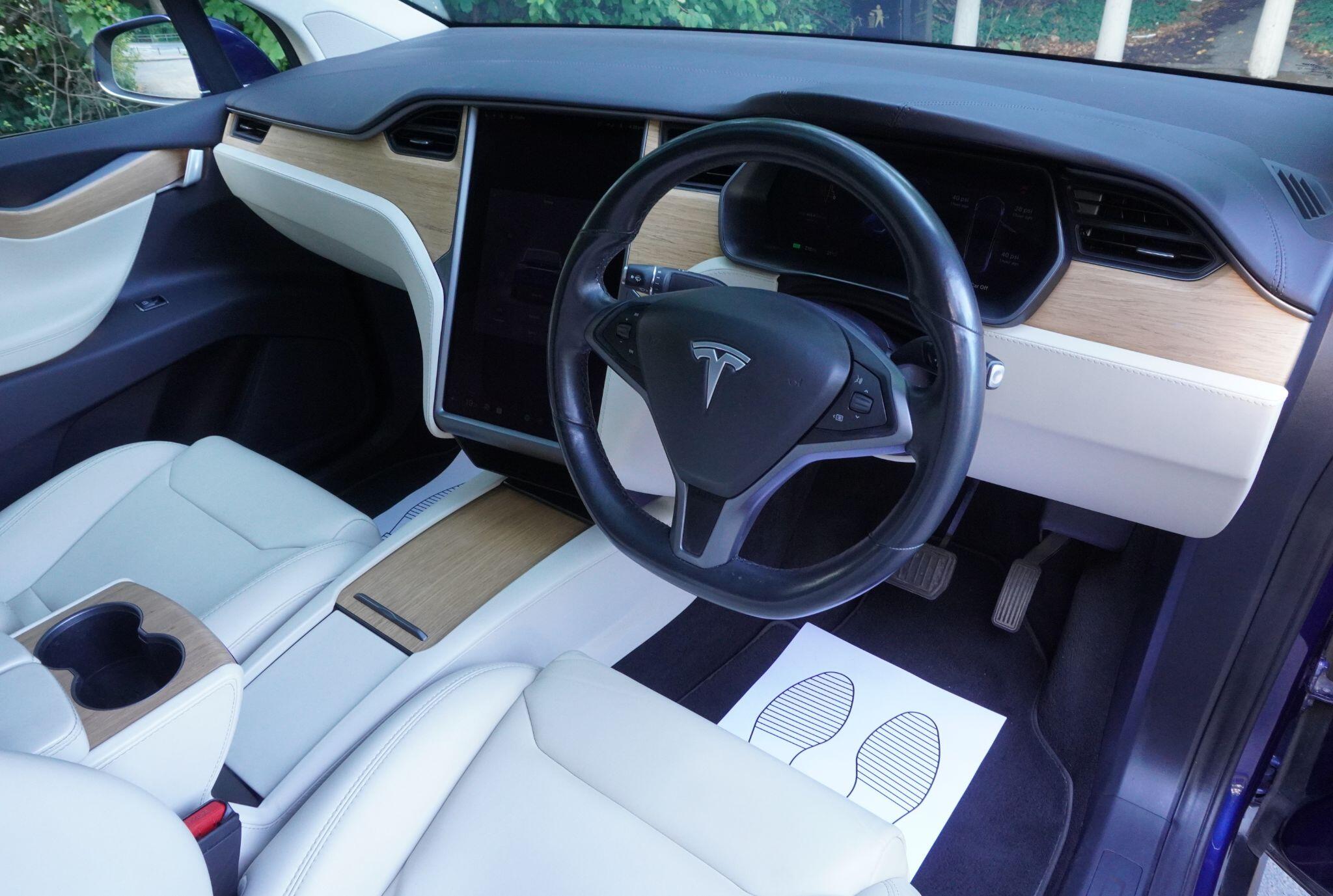 Tesla Model X view 15