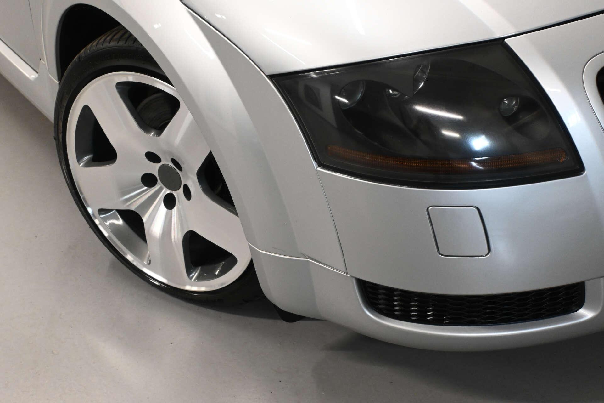 Audi TT view 70