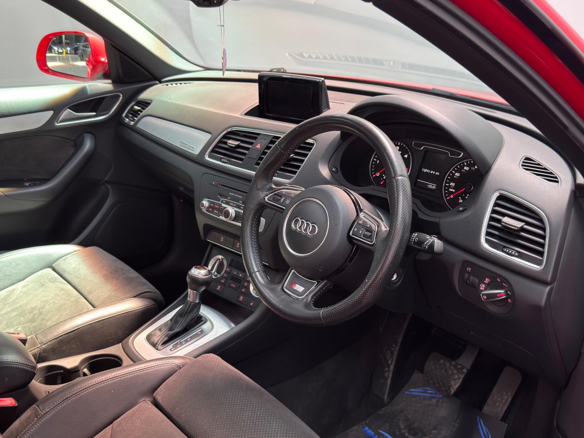 Audi Q3 view 51