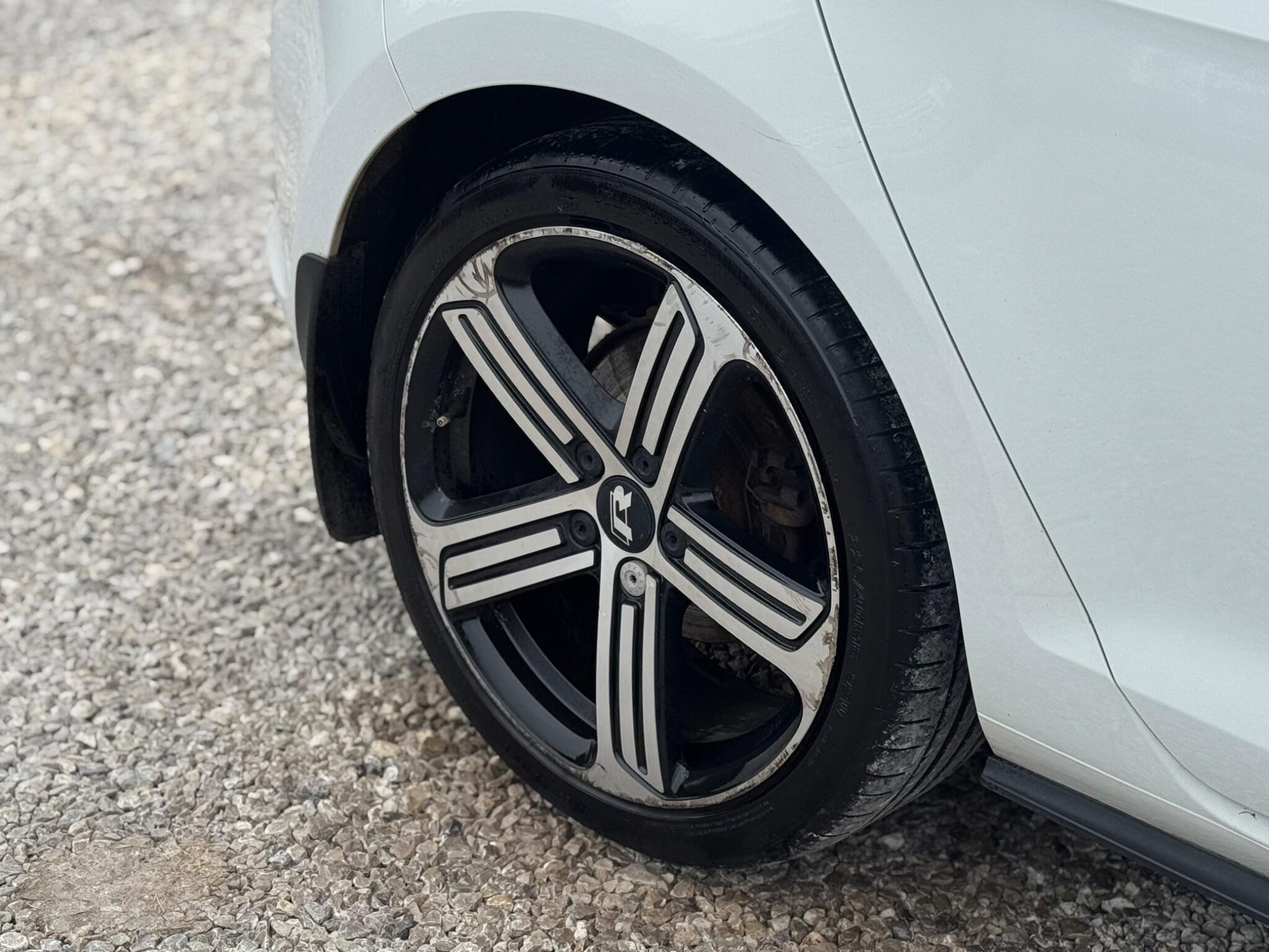 Volkswagen Golf view 74