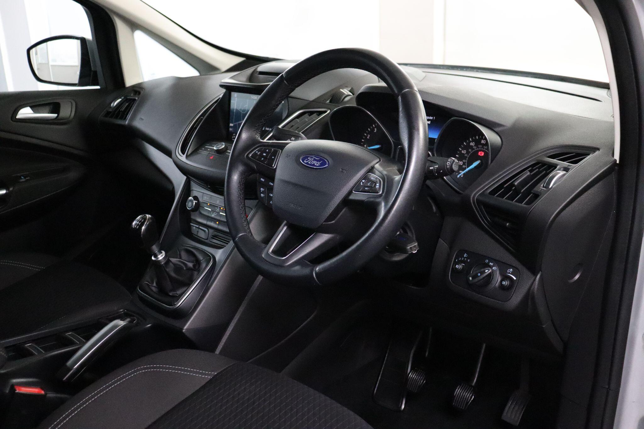 Ford C-Max view 18
