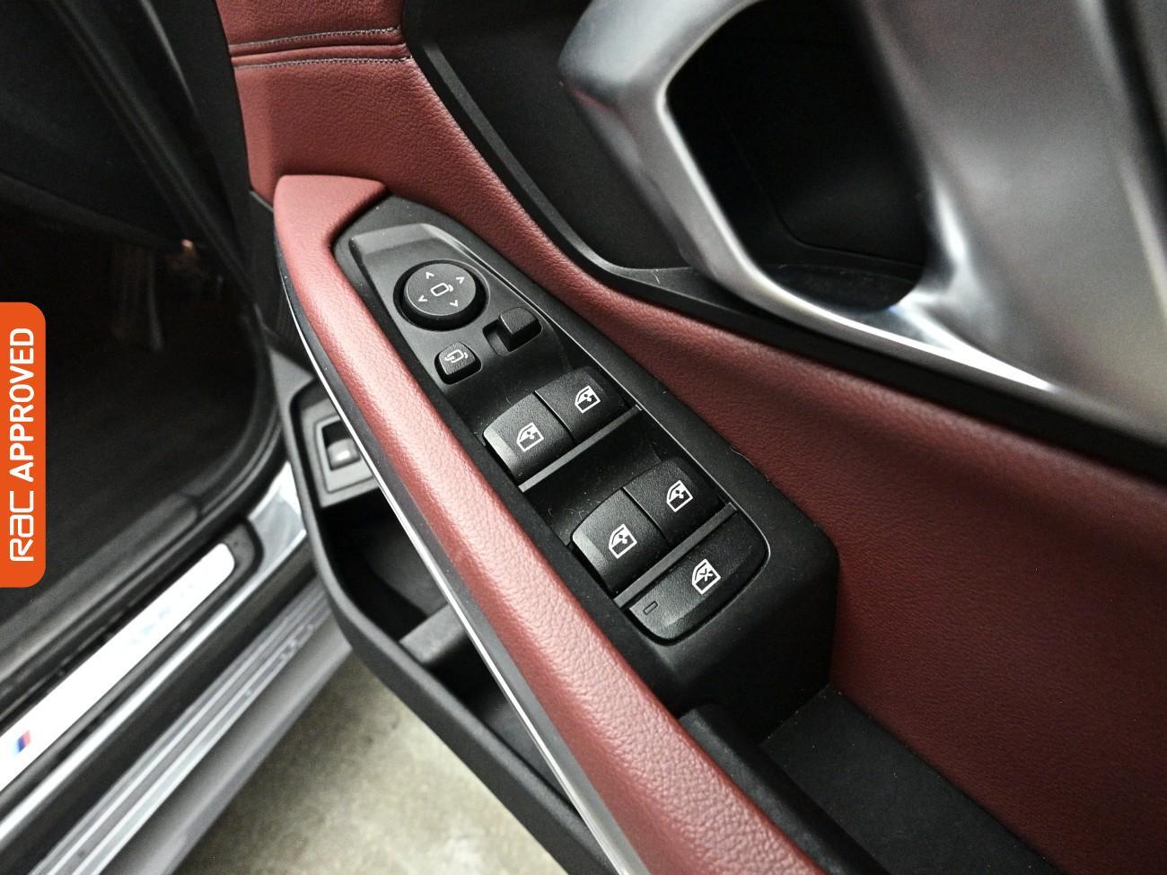 BMW 3 Series view 28